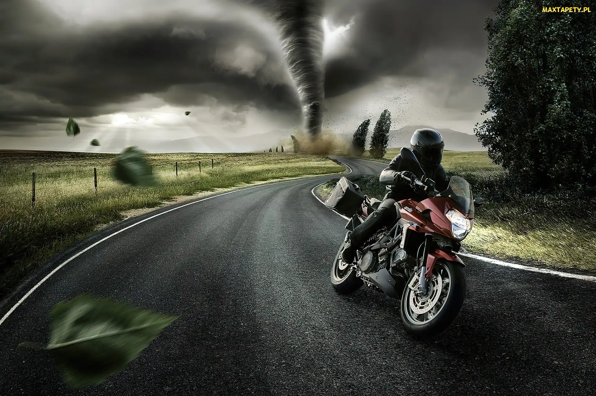 Motocykl, Tornadem, Ucieczka, Przed