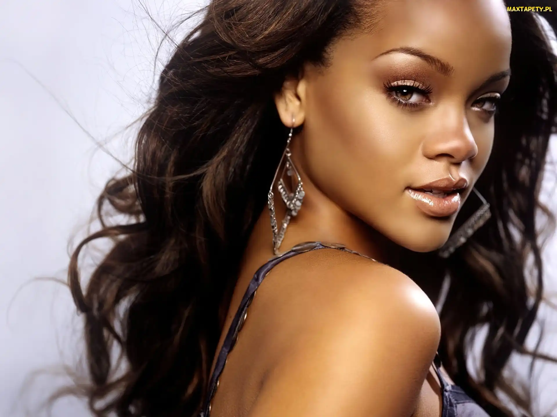 Rihanna, Piosenkarka, Twarz