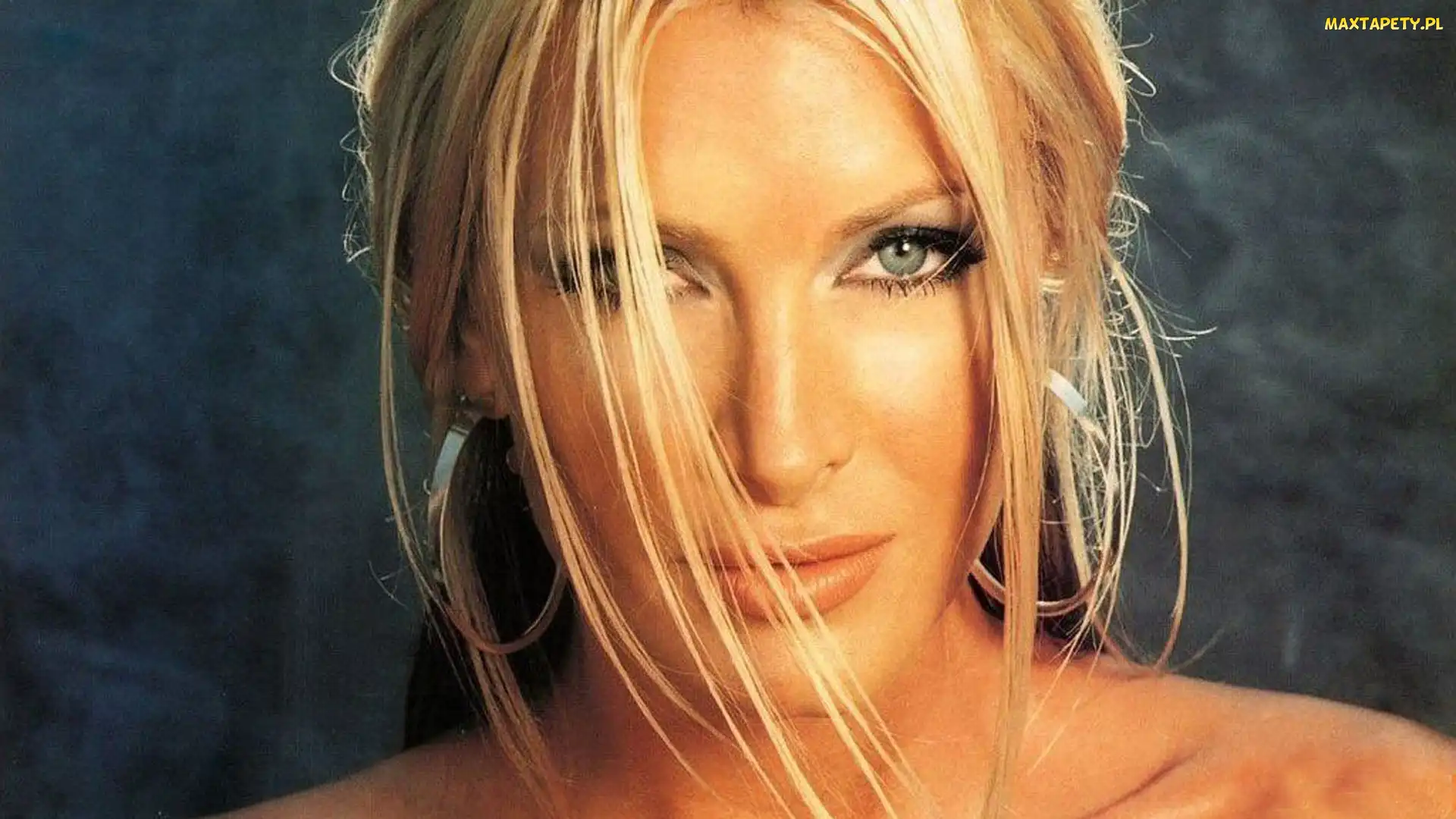 Twarz, Kolczyki, Caprice Bourret