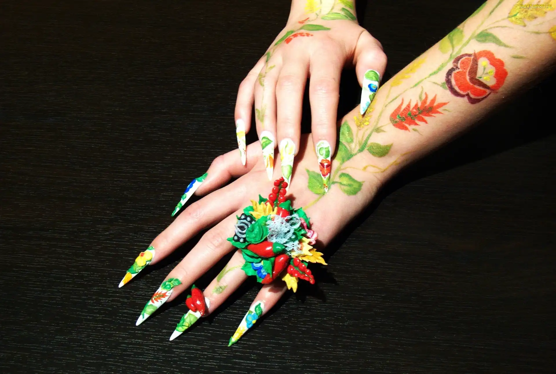 Manicurie, Bodypainting, Ręce
