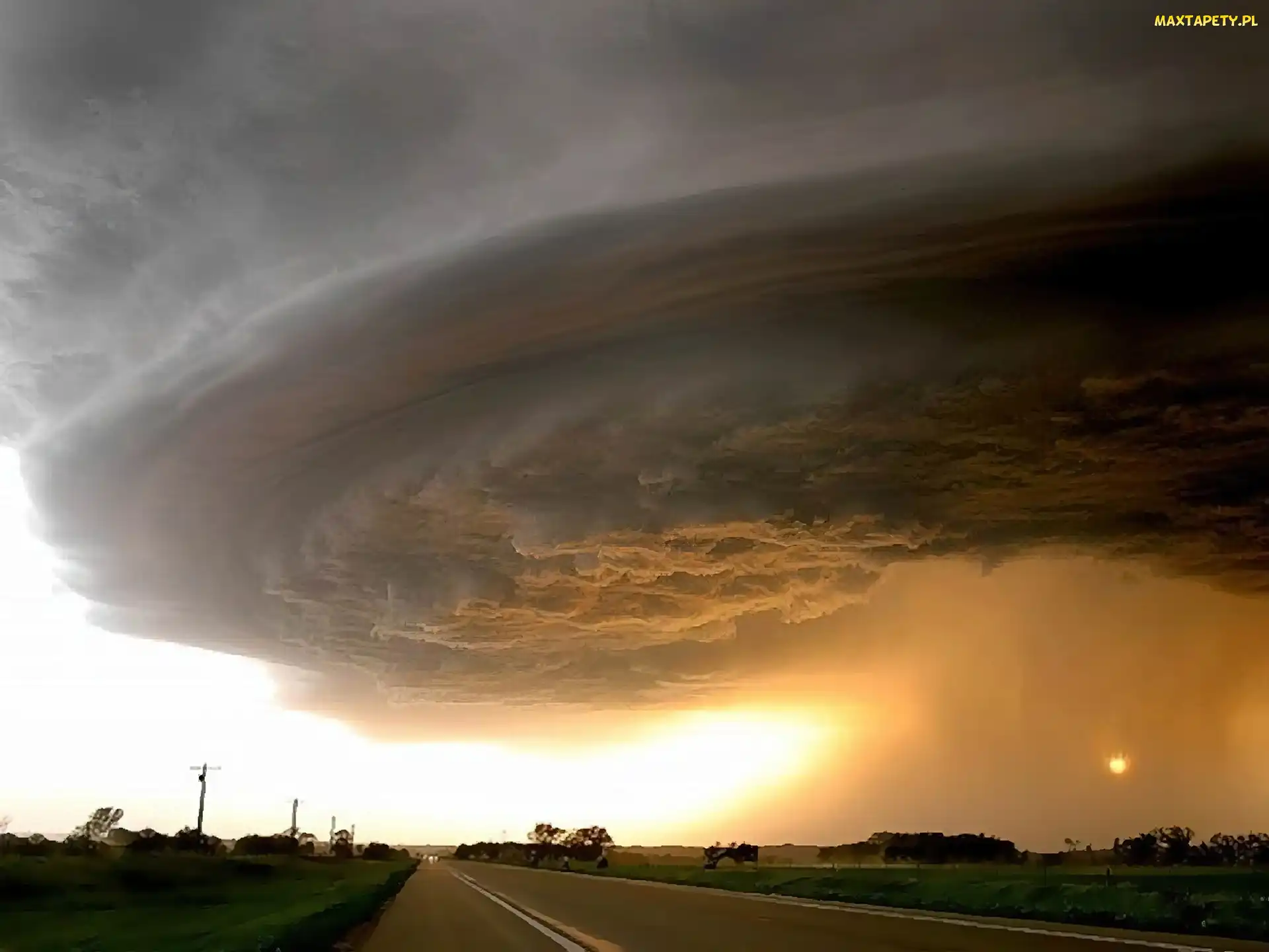 Tornado, Droga, Chmury