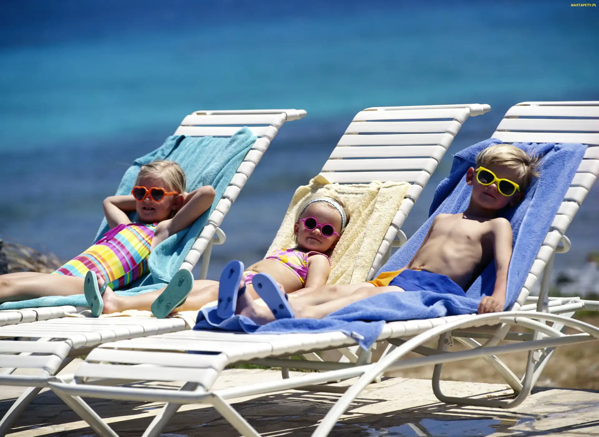 Plaża, Wakacje, Okularki, Leżaki, Dzieci