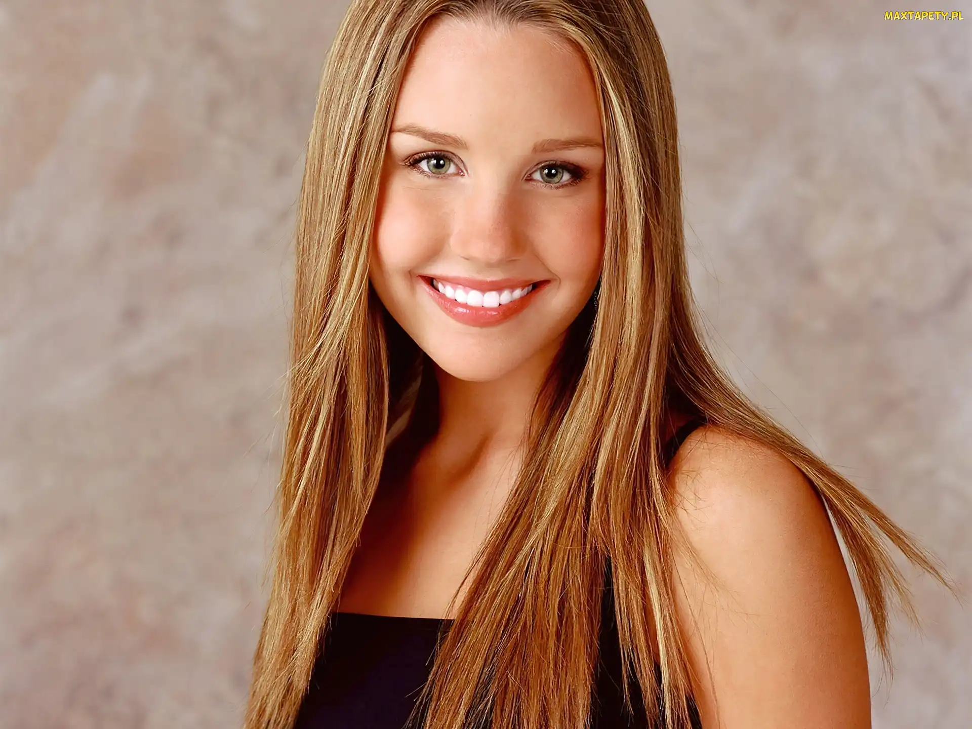 Amanda Bynes, Uśmiechnięta