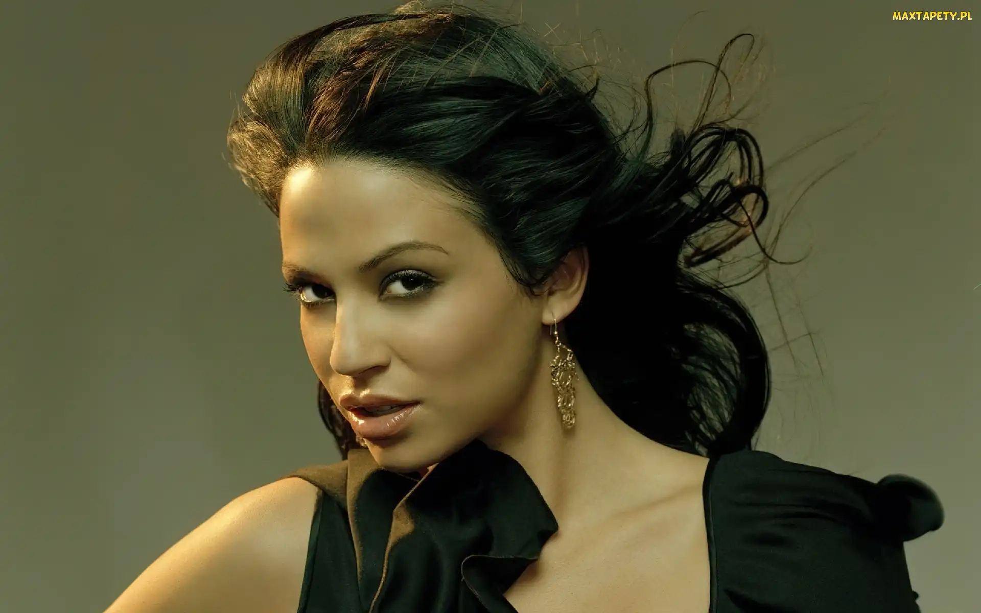 Navi Rawat, Czarnulka, Kolczyk, Bluzeczka, Złoty, Czarna