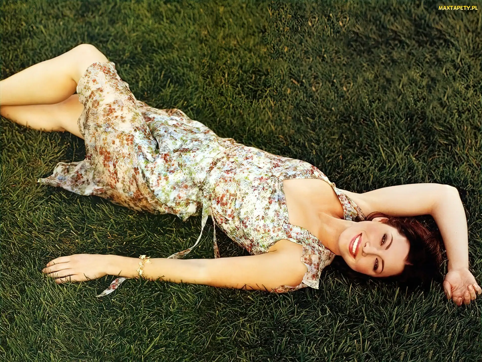 Trawa, Jessica Biel