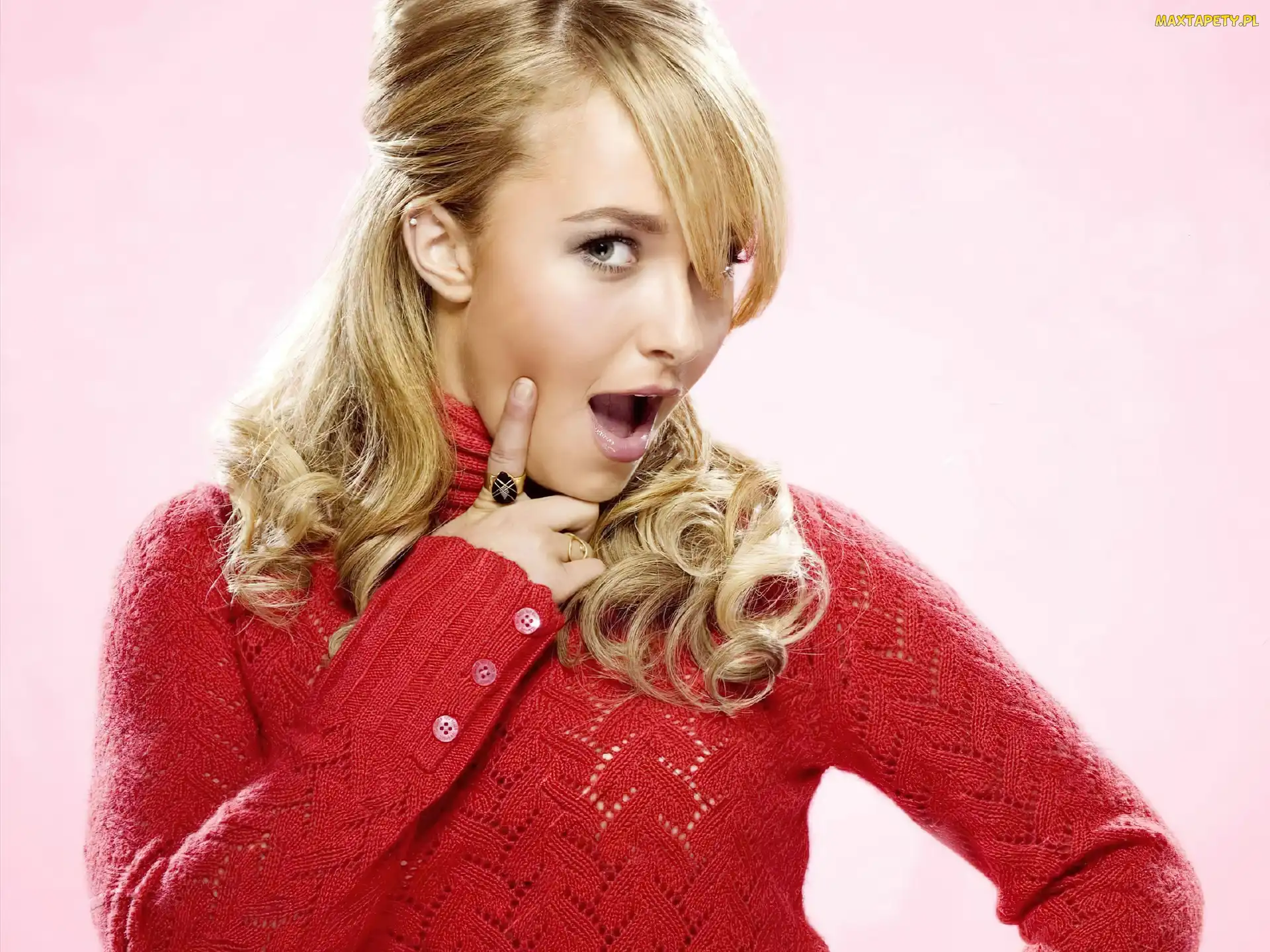 Hayden Panettiere, Sweterek, Czerwony