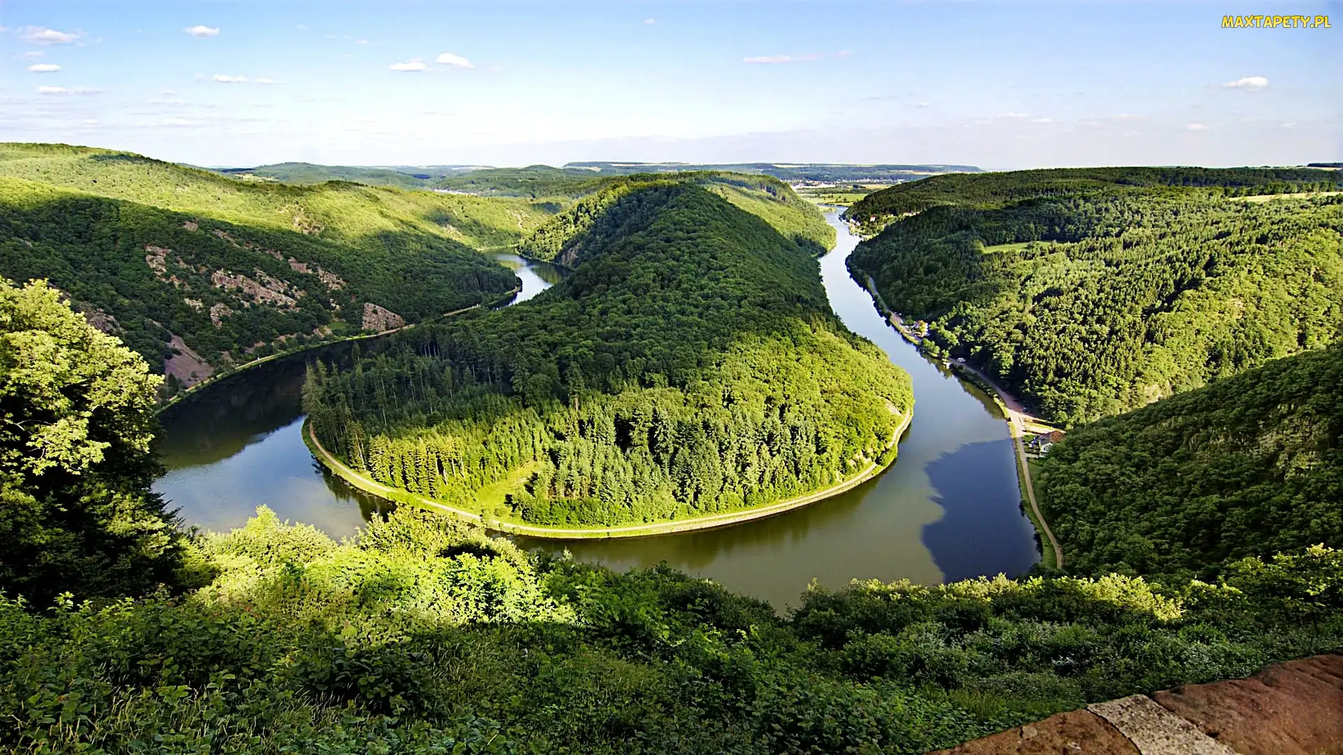 Lasy, Wzgórza, Zakole, Rzeki