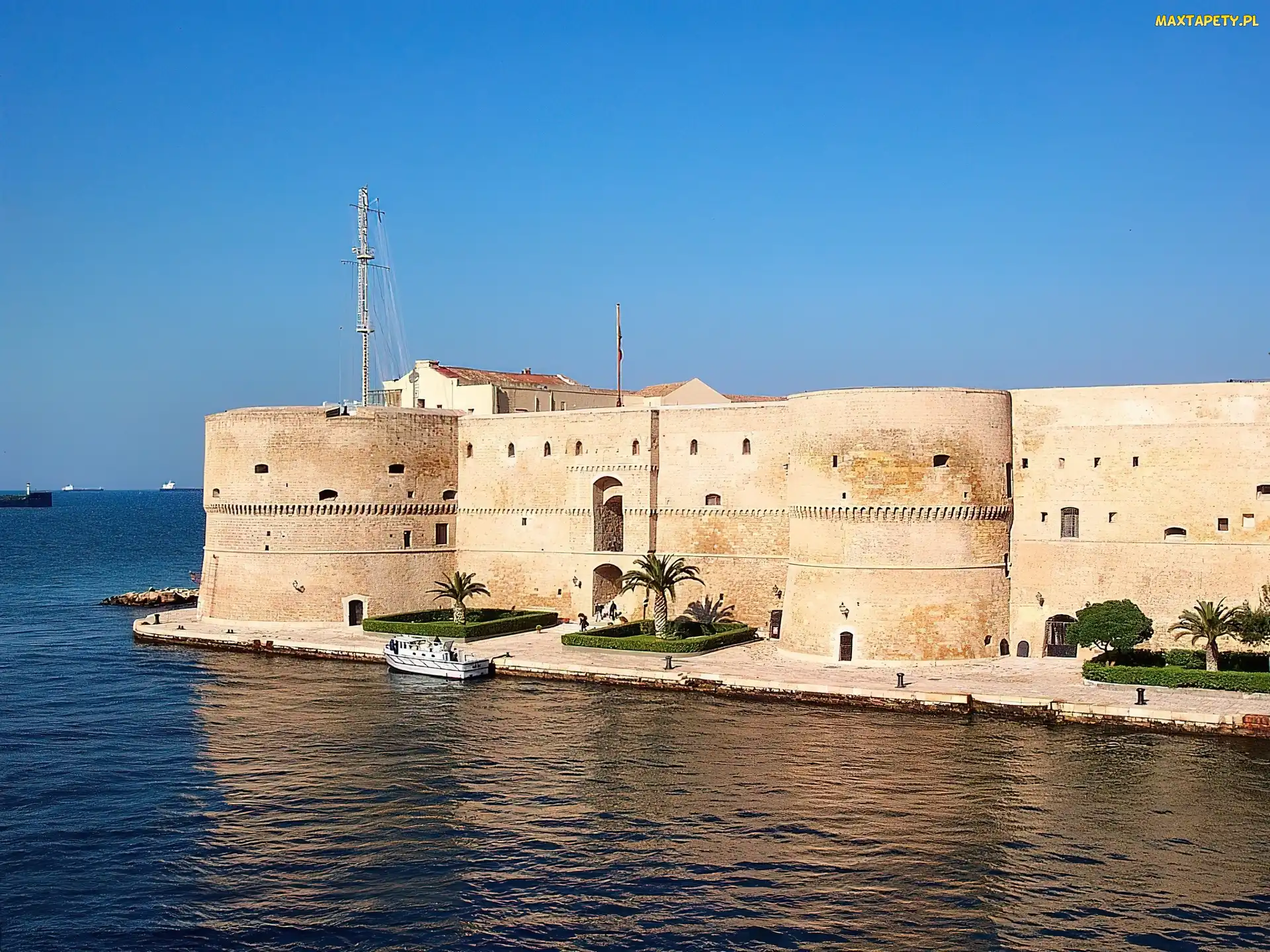 Zamek, Woda, Taranto