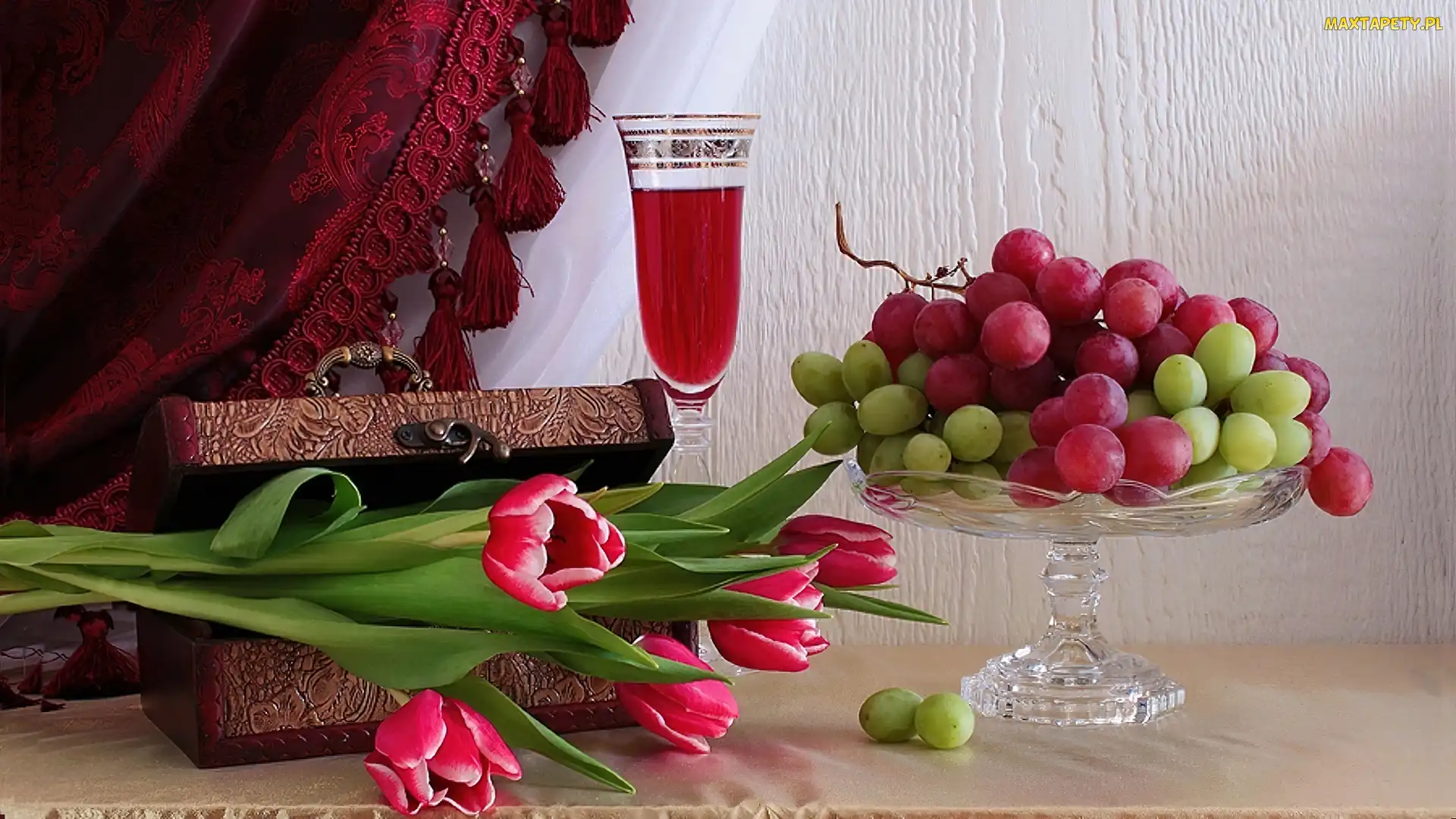 Winogrona, Wino, Kuferek, Tulipany