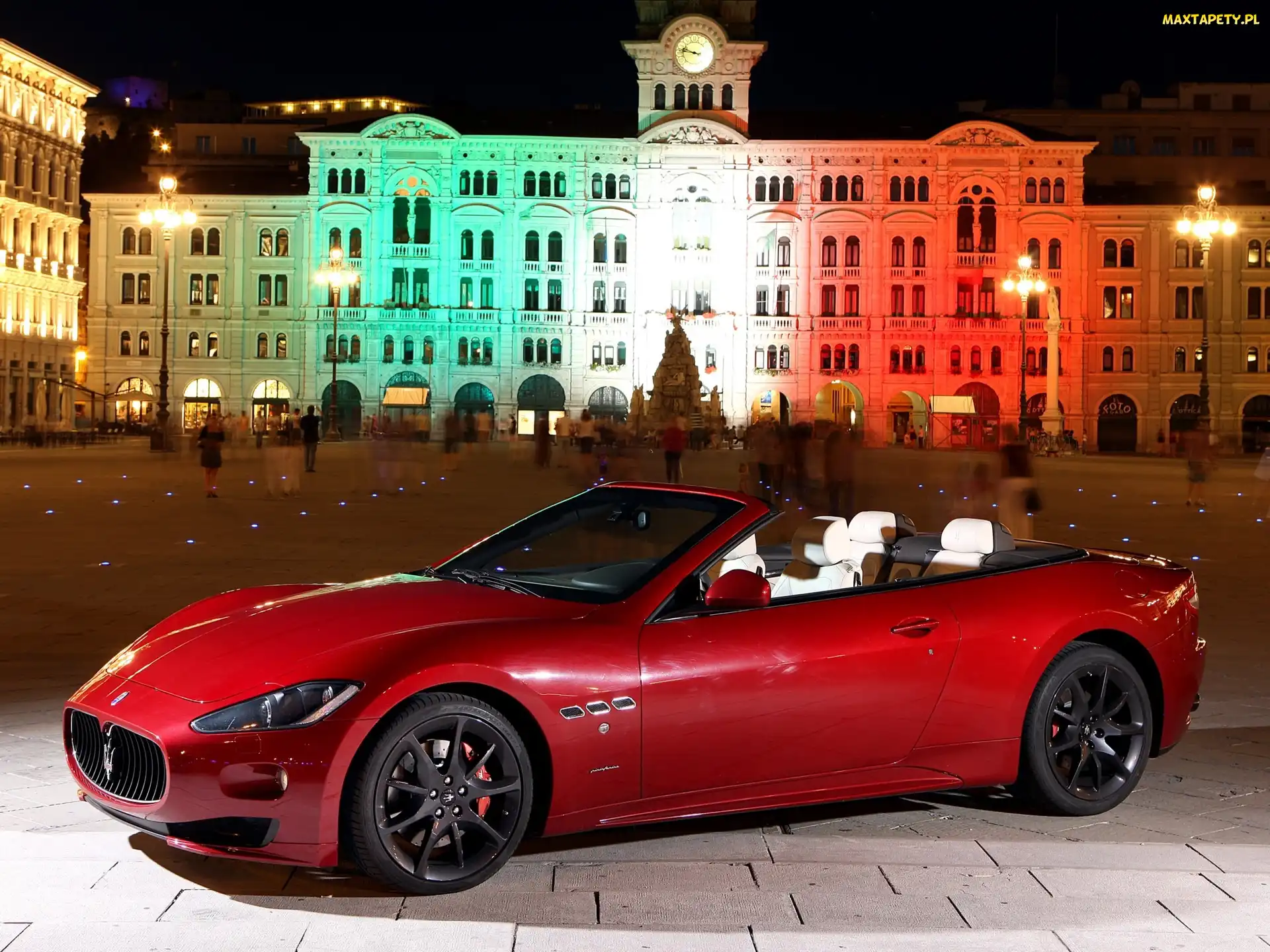 Maserati, Budynki, Czerwone