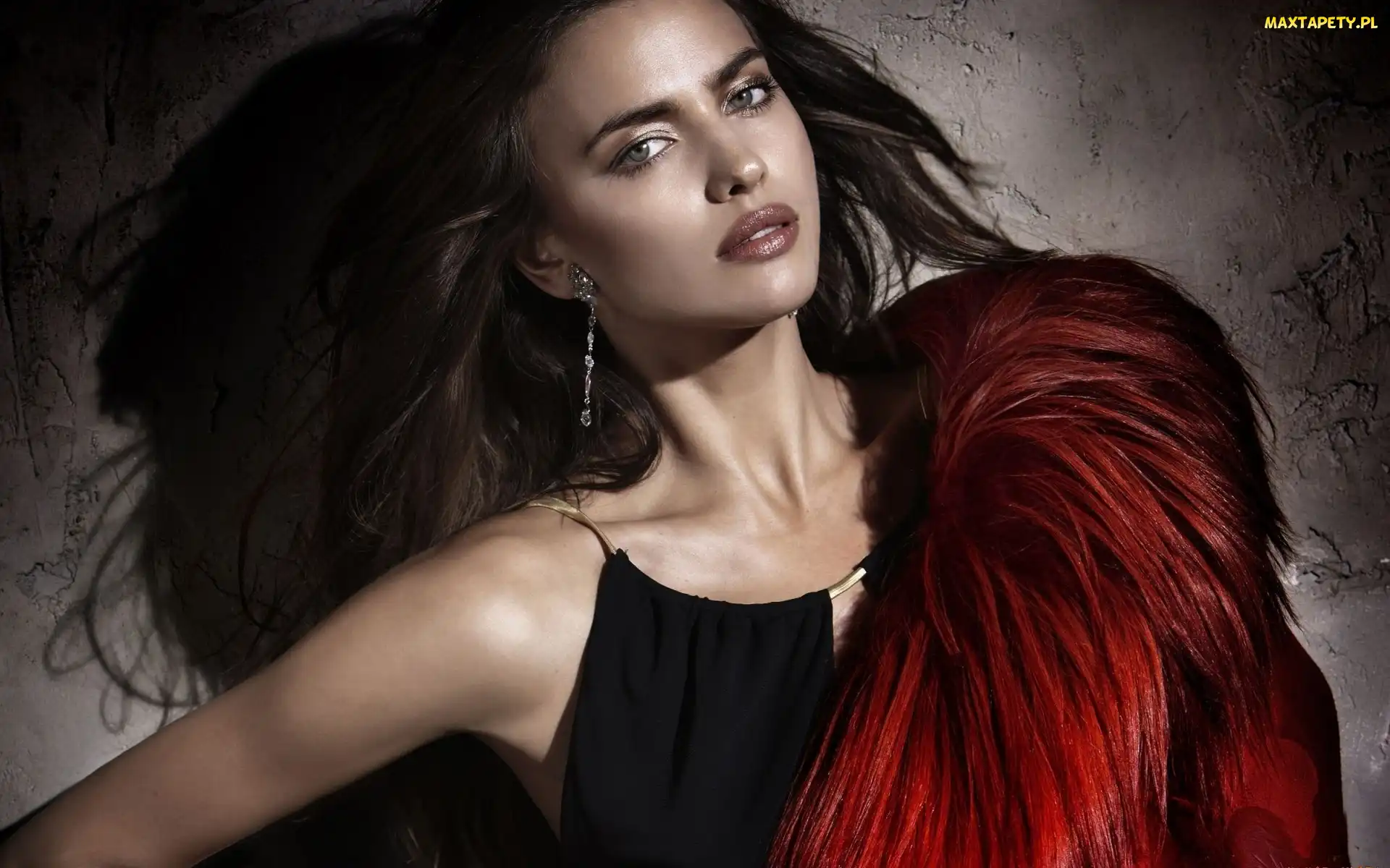 Kolczyki, Futro, Irina Shayk