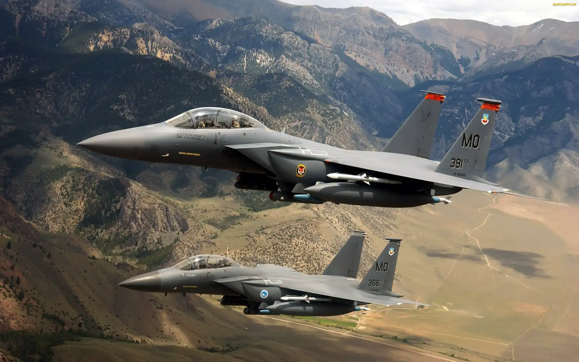 Góry, F-15, Odrzutowce