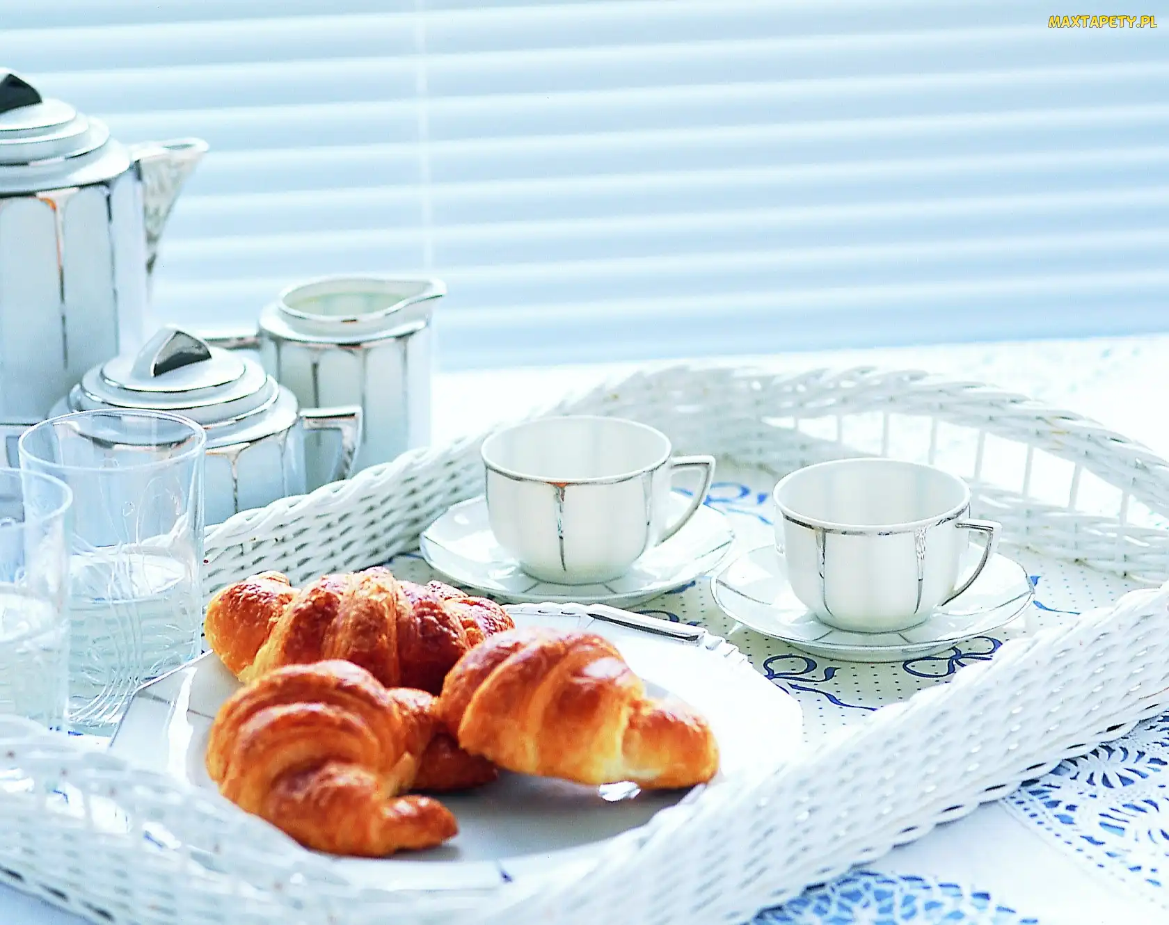 Śniadaniowa, Rogaliki, Zastawa