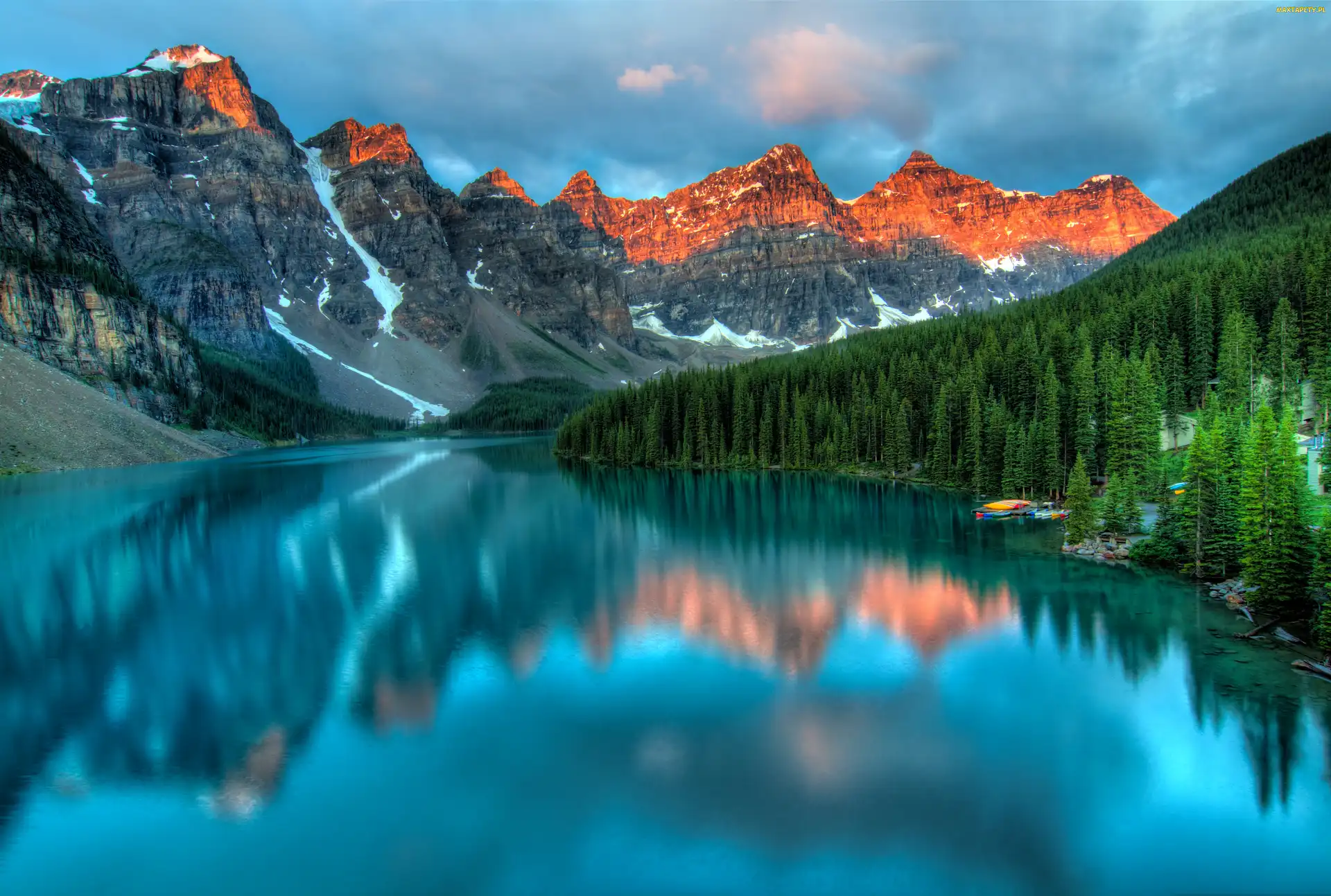 Drzewa, Moraine Lake, Jezioro, Park Narodowy Banff, Kanada, Góry, Odbicie