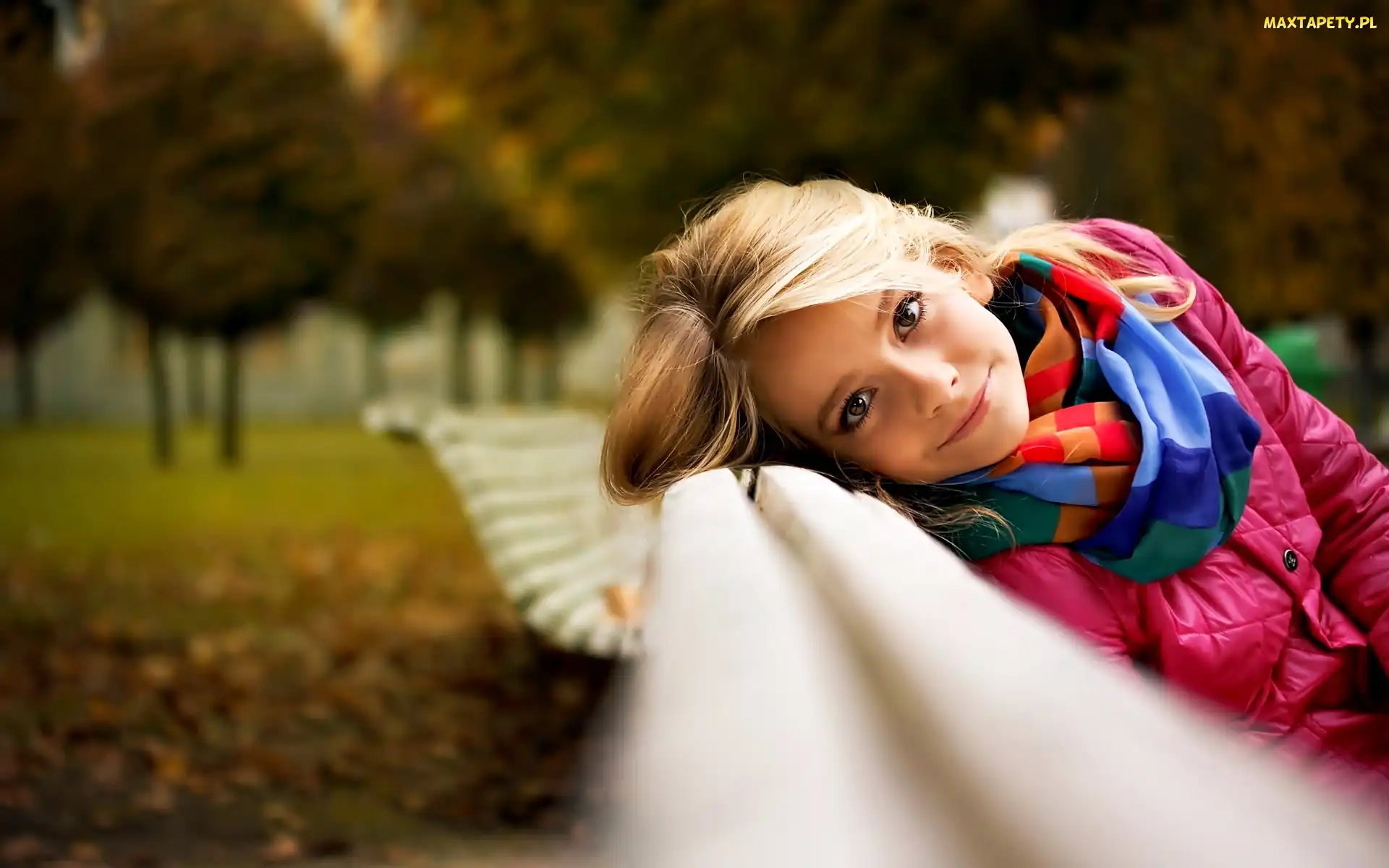 Blondynka, Ławka, Park, Uśmiech, Kobieta