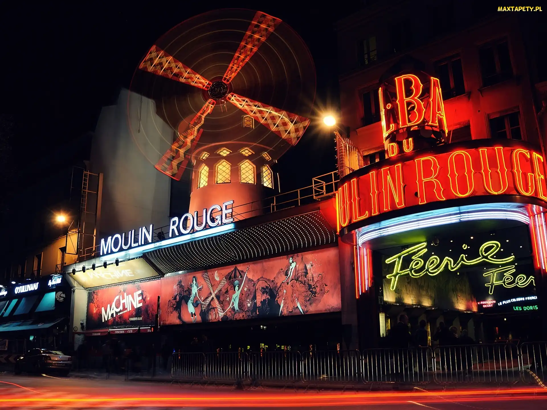 Paryż, Francja, Moulin Rouge