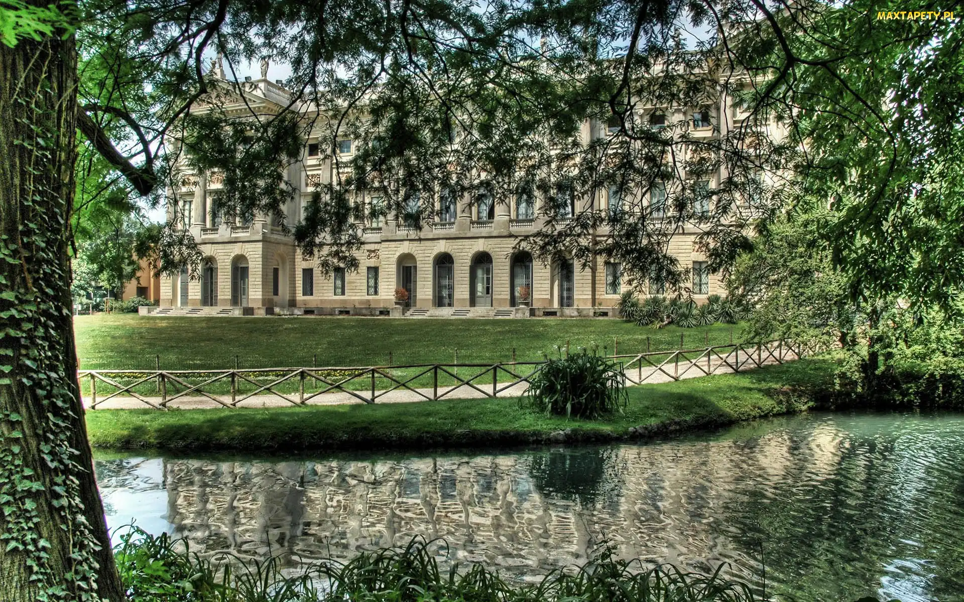 Zamek, Staw, Park