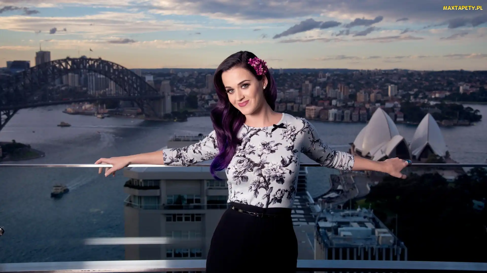 Katy Perry, Piosenkarka, Miasto