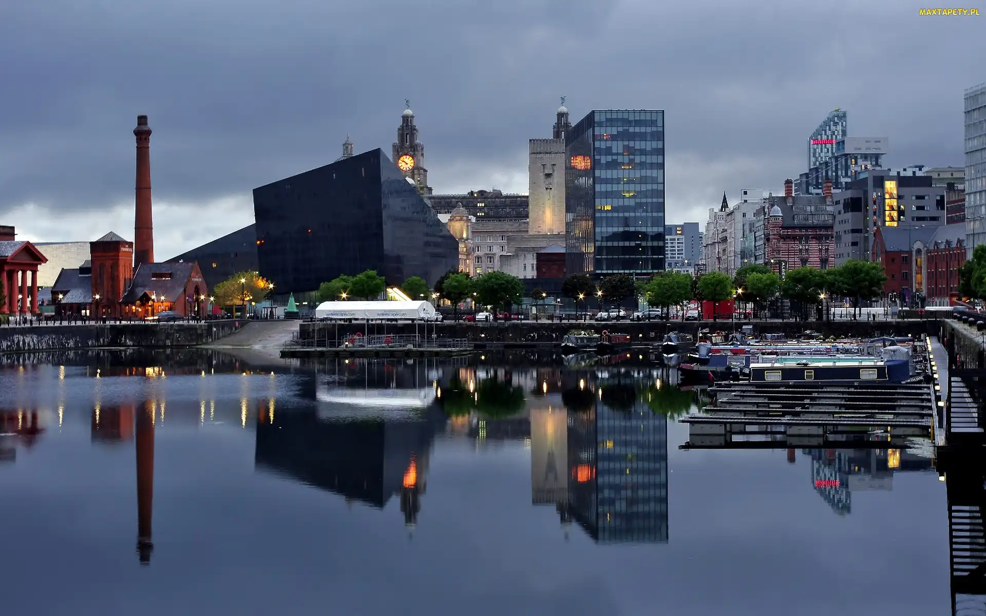 Liverpool Wieżowce, Przystań, Miasto