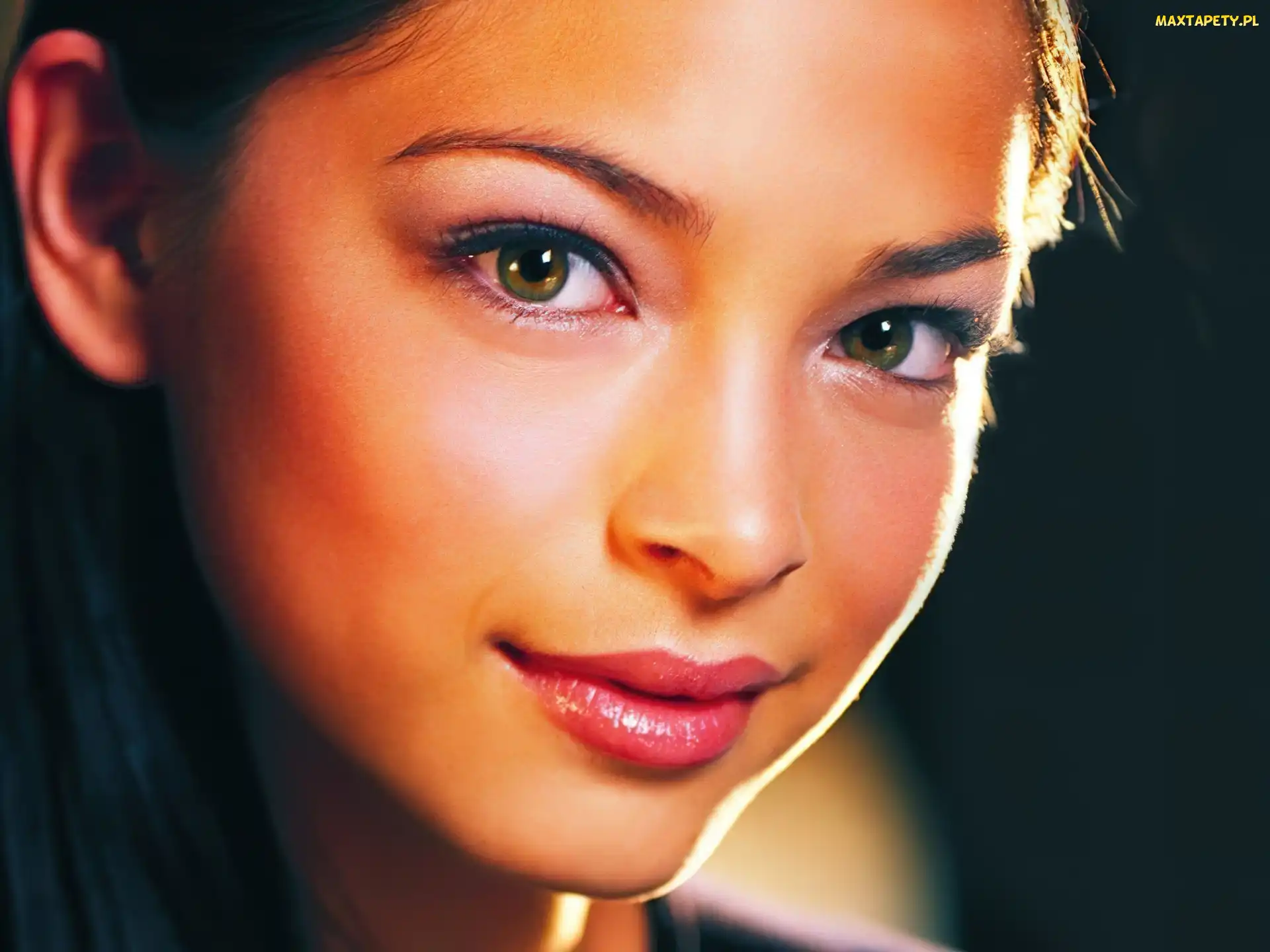 Namiętne Usta, Kristin Kreuk