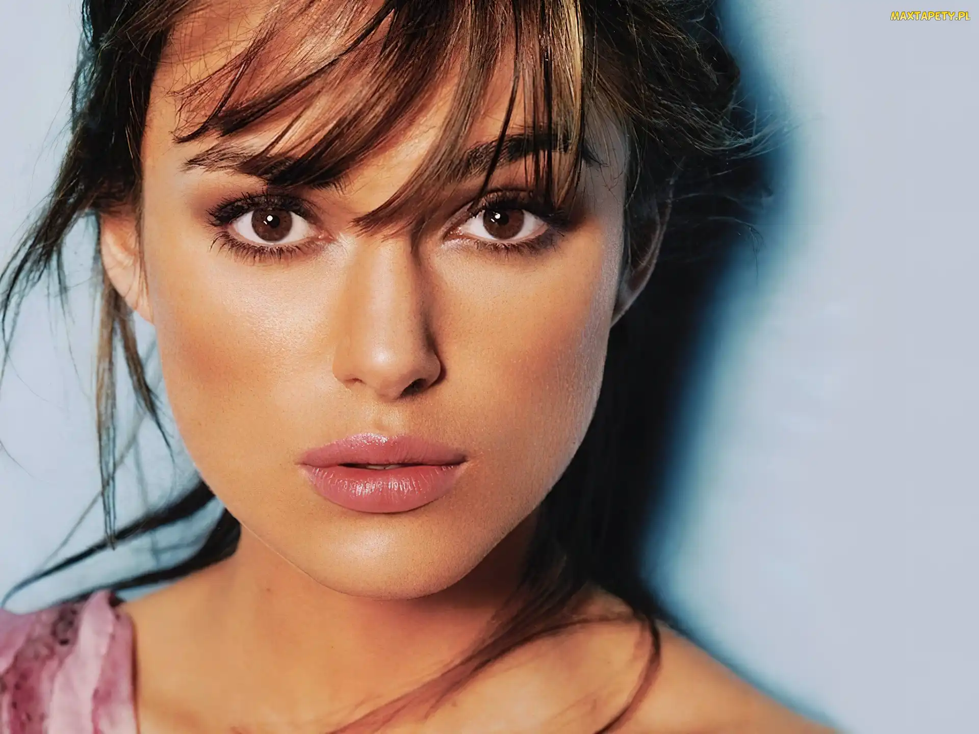 Keira Knightley, Oczy, Twarz