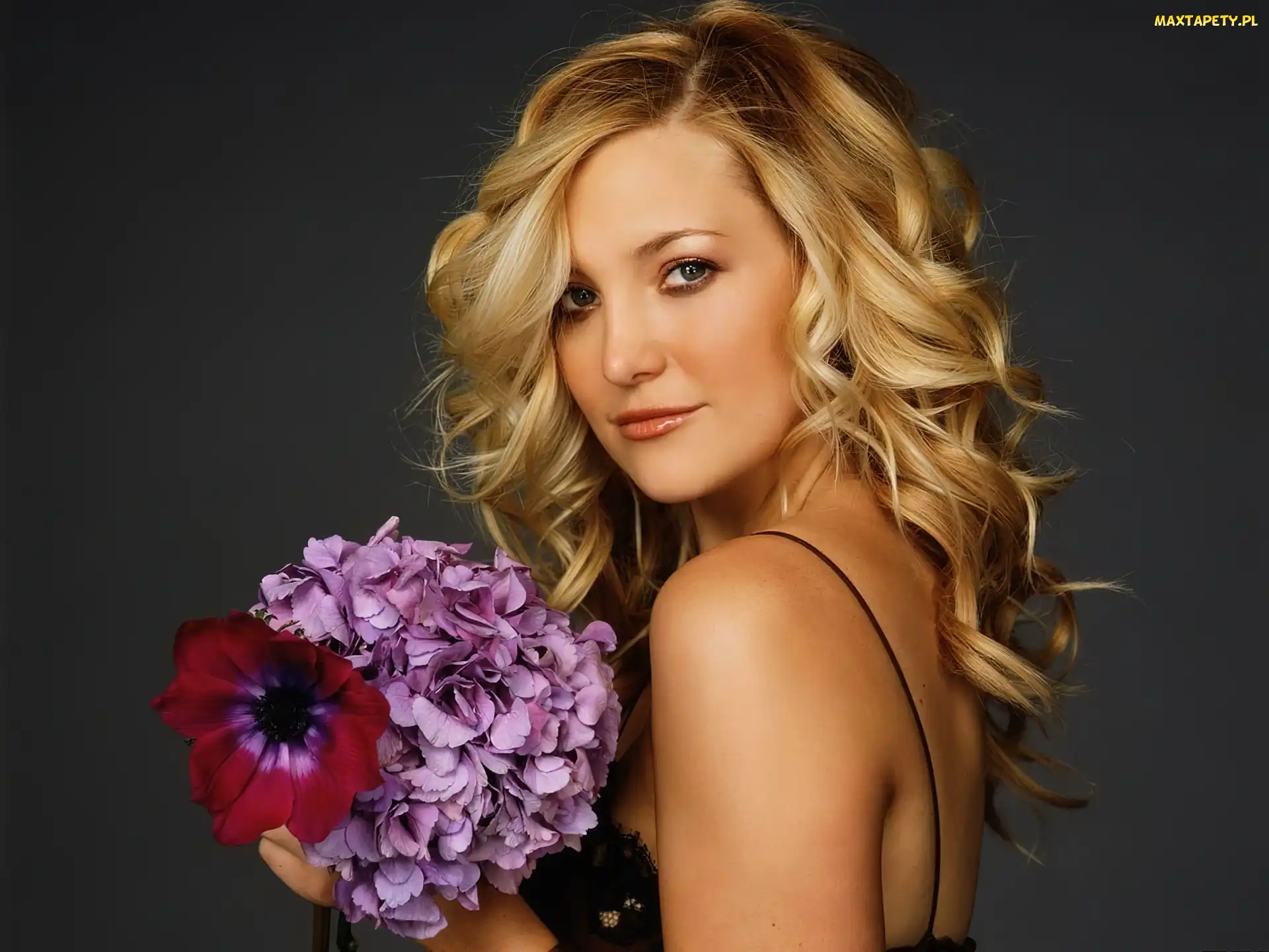Kate Hudson, Kwiaty, Blondynka, Spojrzenie