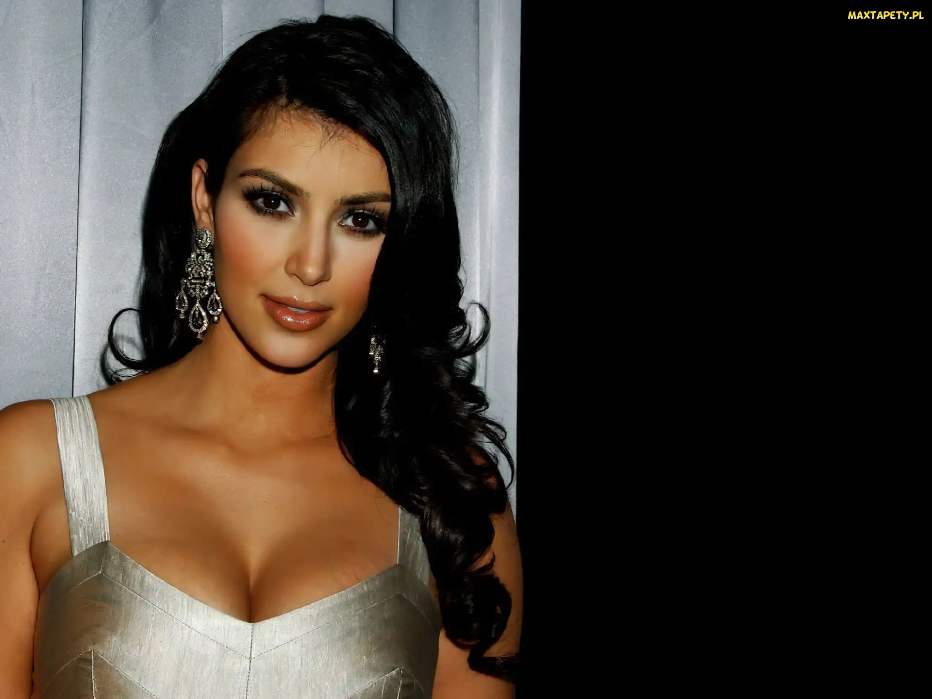 Kobieta, kolczyki, Kim Kardashian