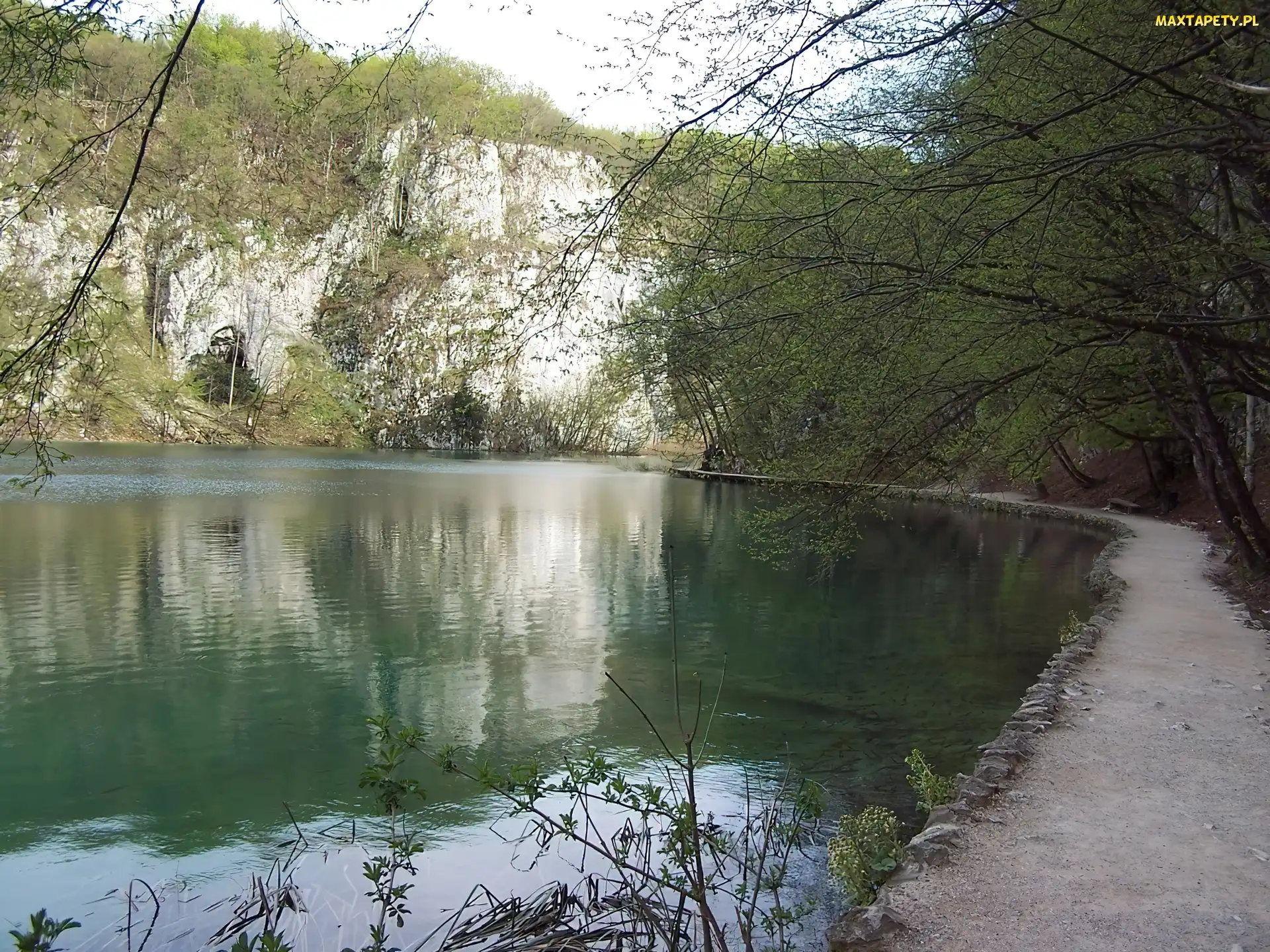 brzeg, chodnik , Góry, jezioro