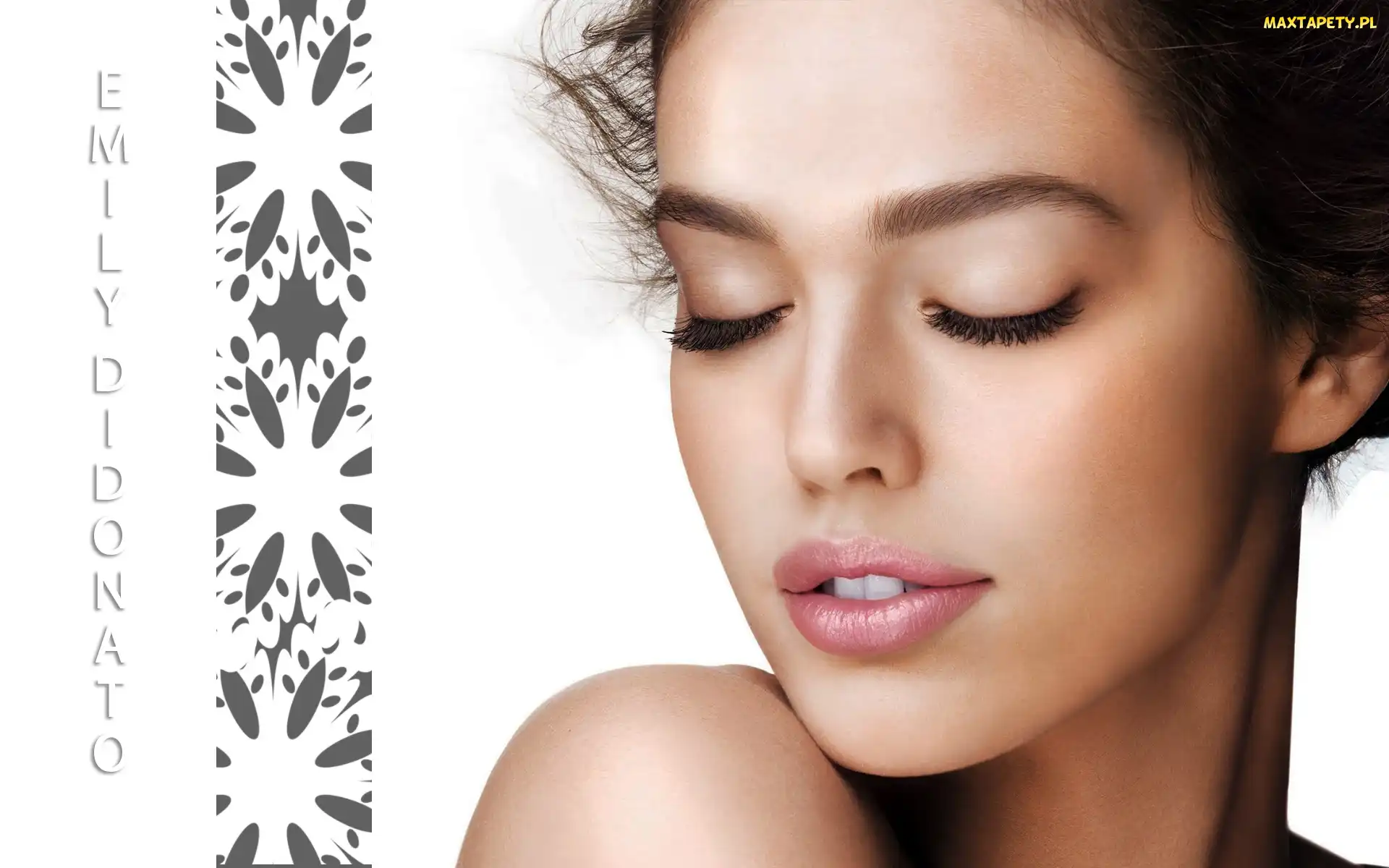 Emily Didonato, Napis, Twarz