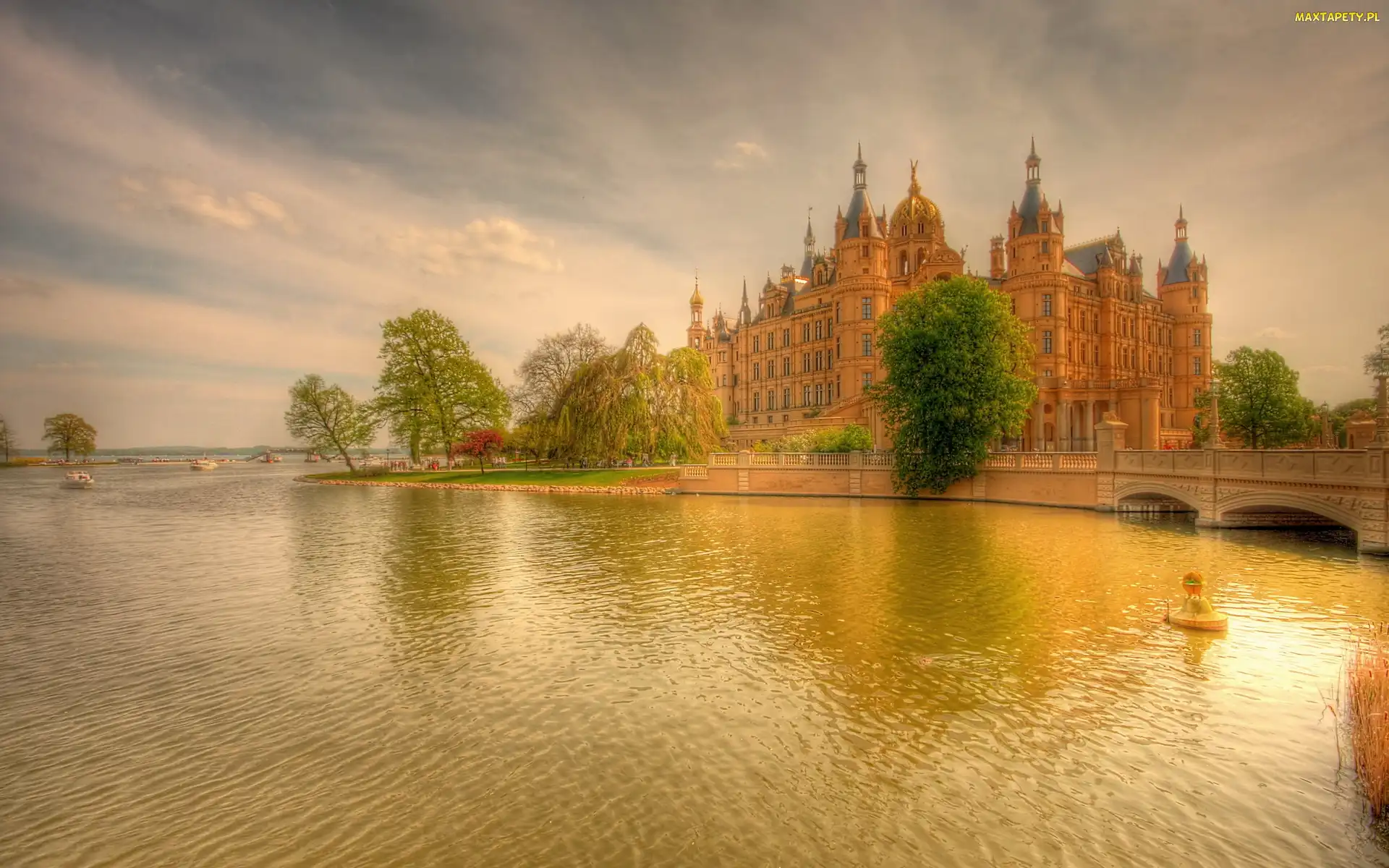 Niemcy, Meklemburgia, Schweriner Schloss, Zamek w Schwerinie, Jezioro Schweriner See, Miasto Schwerin
