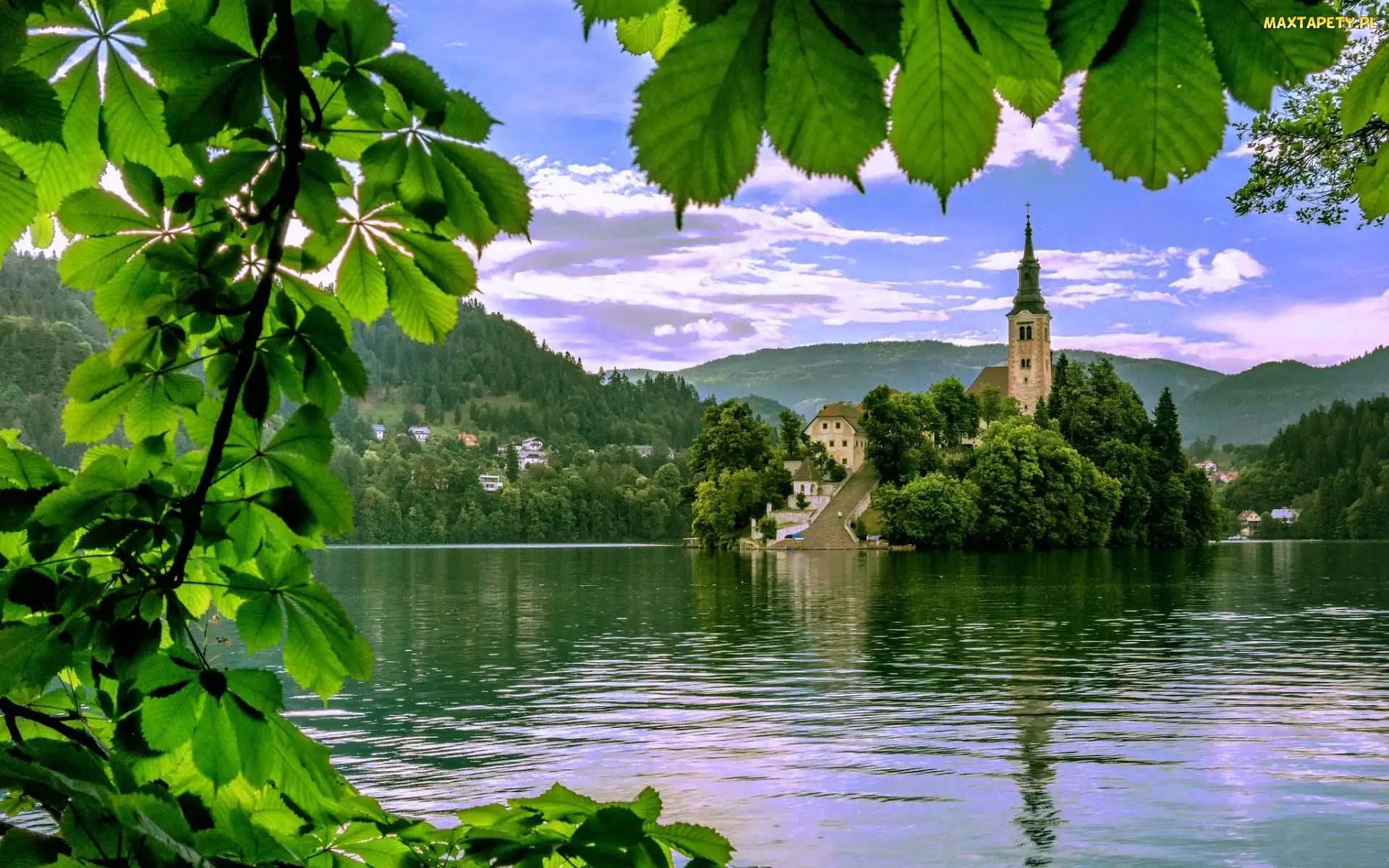 Kasztan, Jezioro, Bled, Kościół