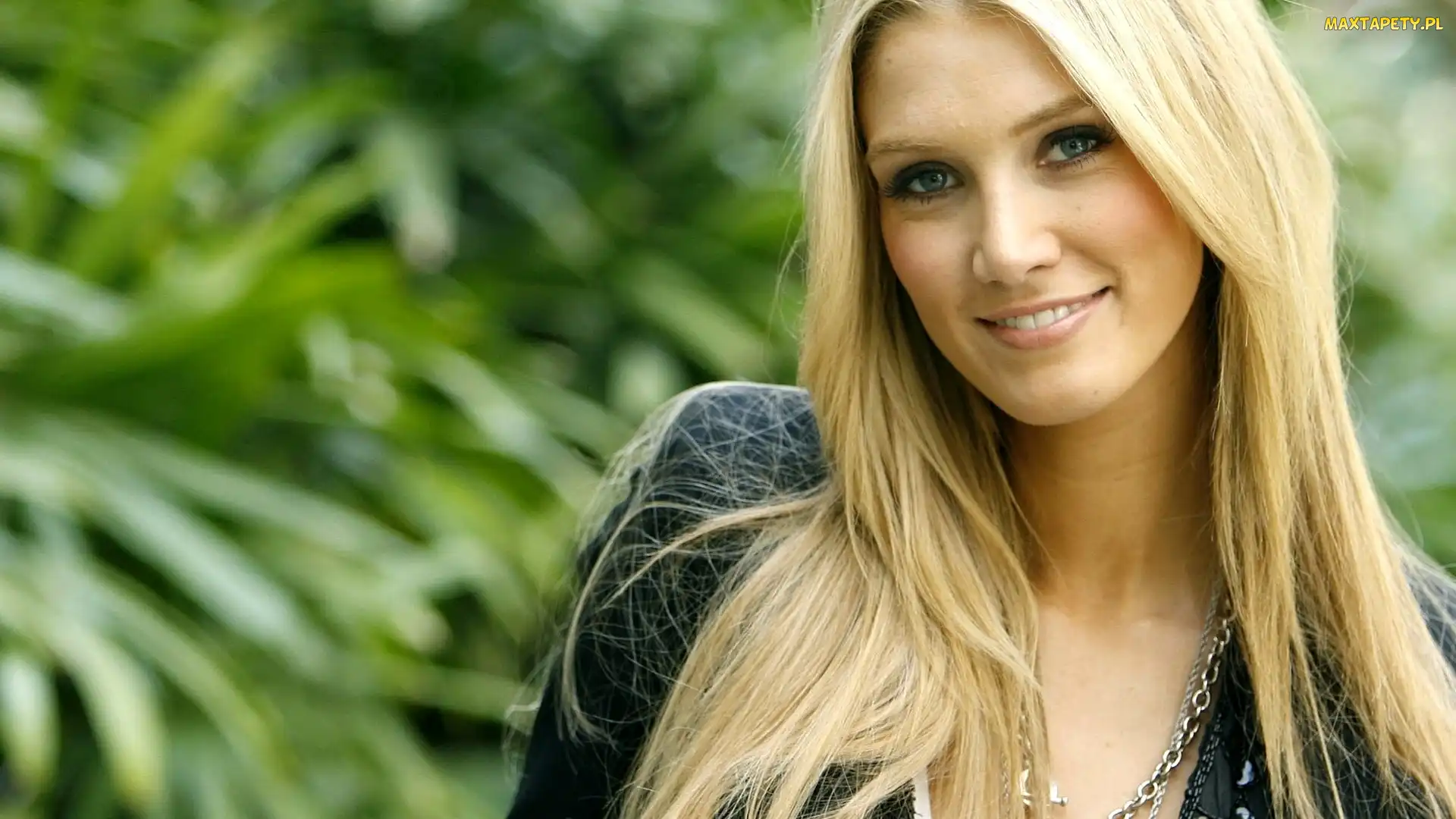 Delta Goodrem, Makijaż, Blondynka, Uśmiech