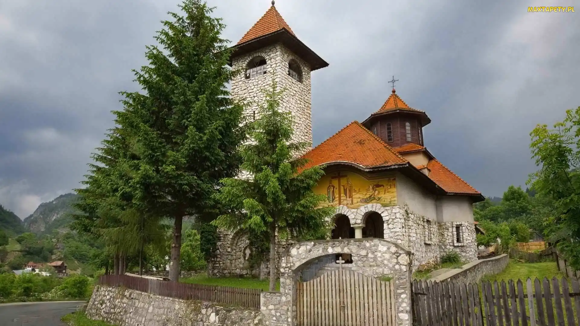 Drzewa, Kościół