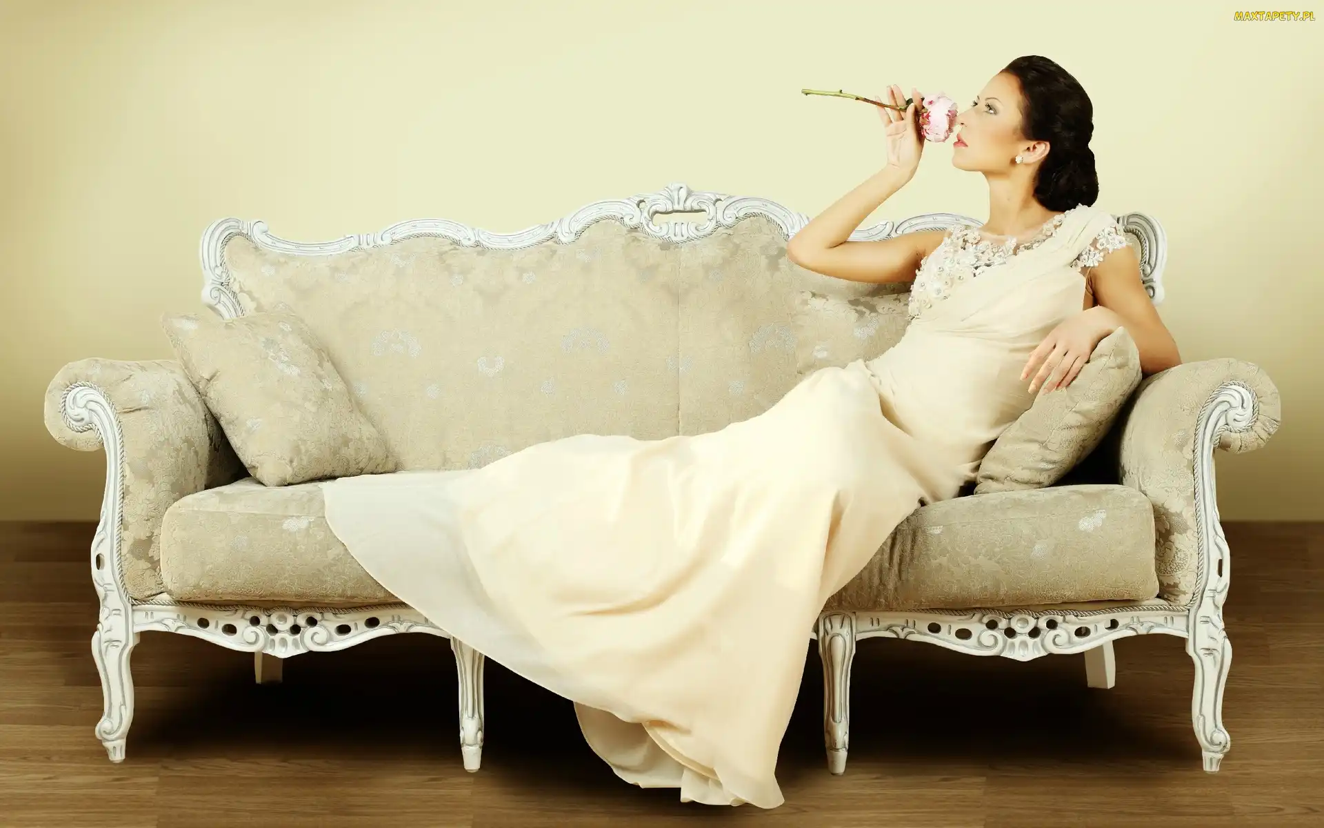 Sofa, Róża, Brunetka, Modelka