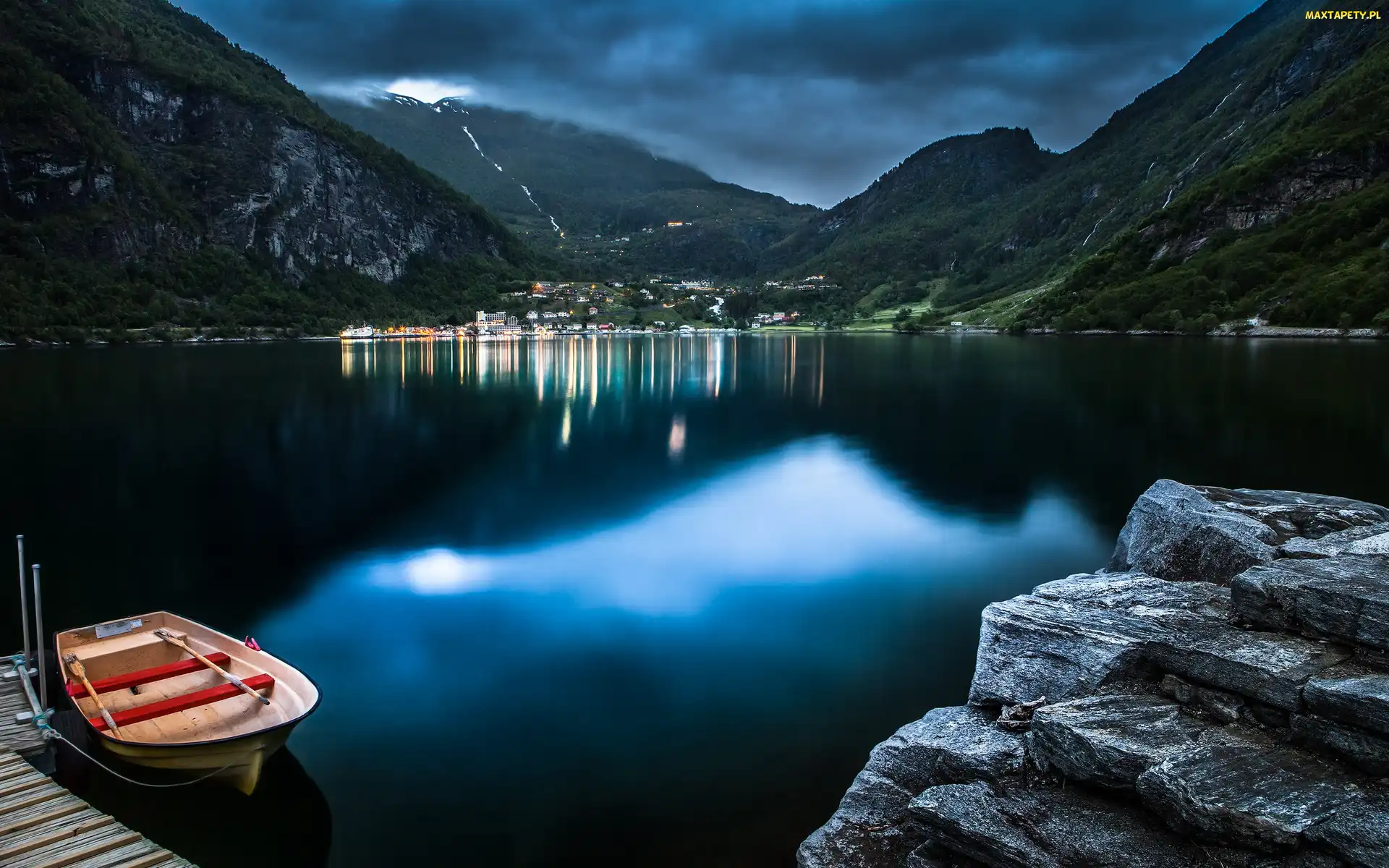Łódka, Światła, Fiord Geiranger, Norwegia, Góry, Odbite