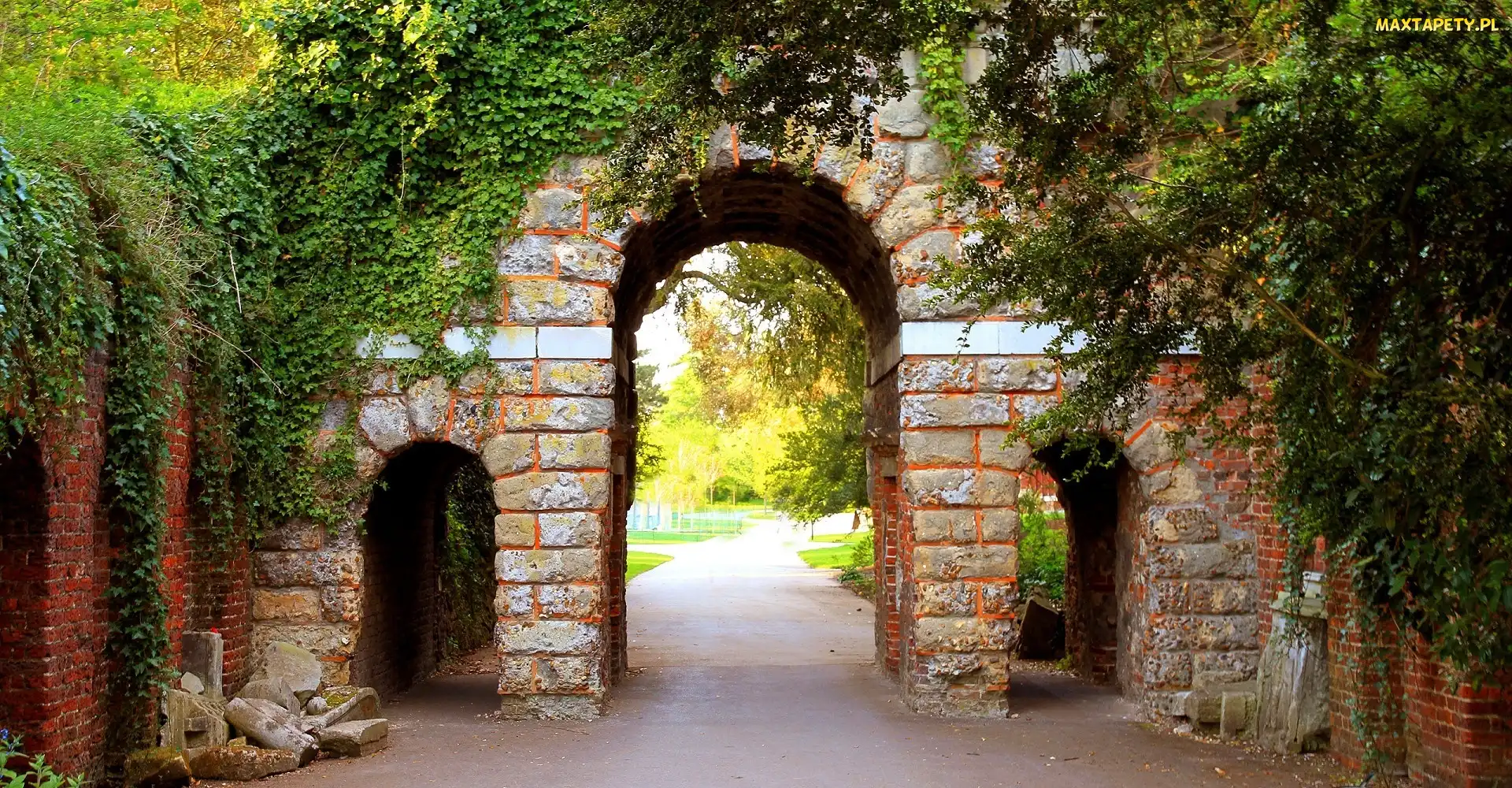 Park, Brama, Mur