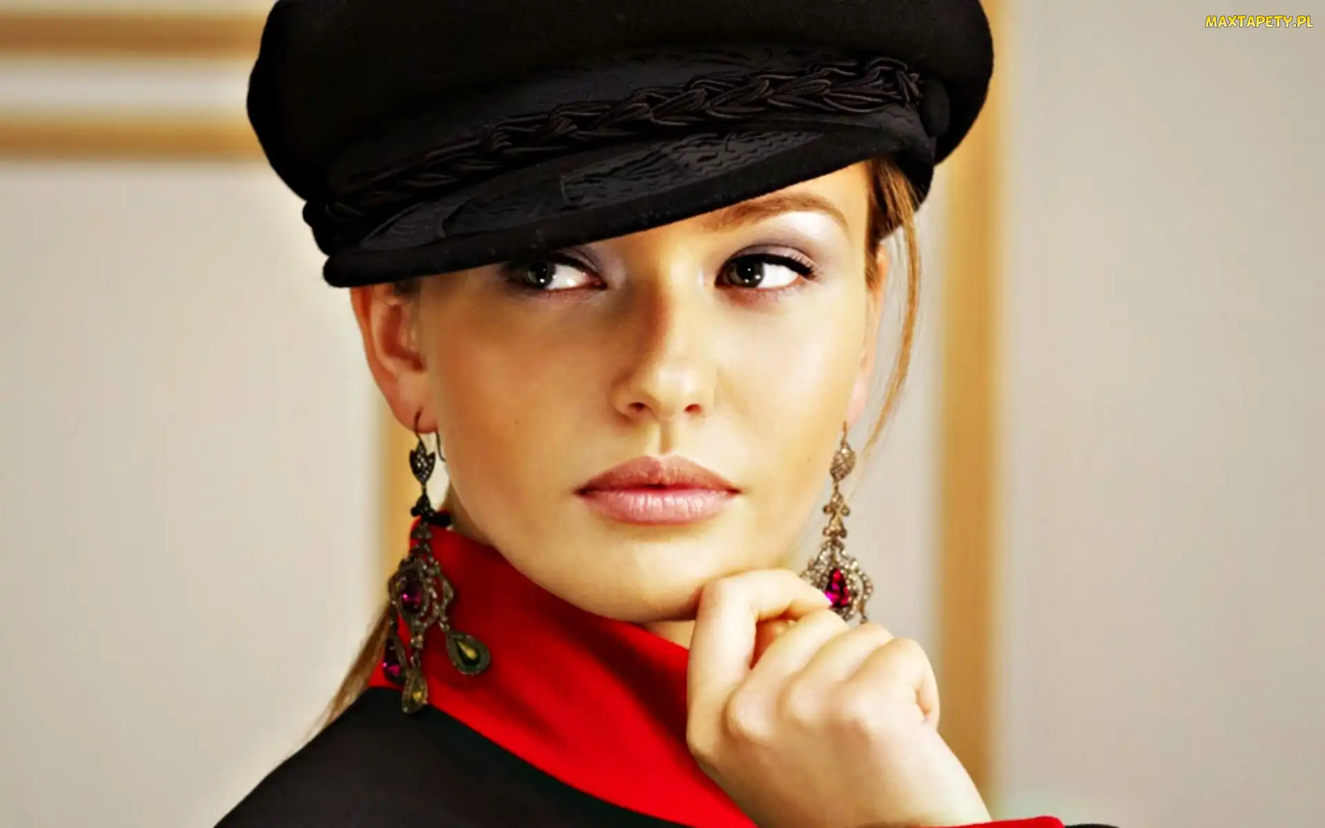 Modelka, Kaszkiet, Biżuteria, Makijaż, Kobieta