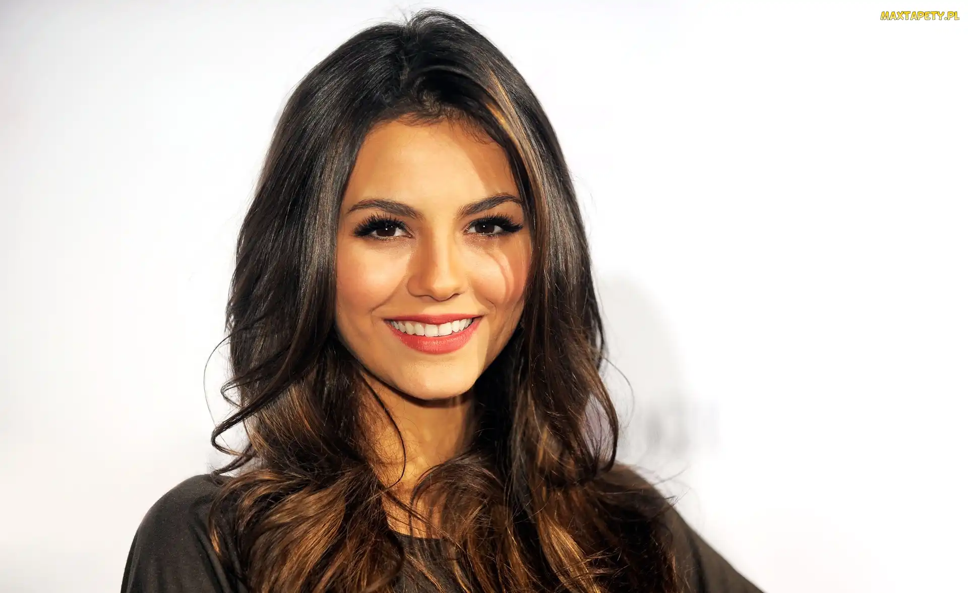 Victoria Justice, Uśmiechnięta