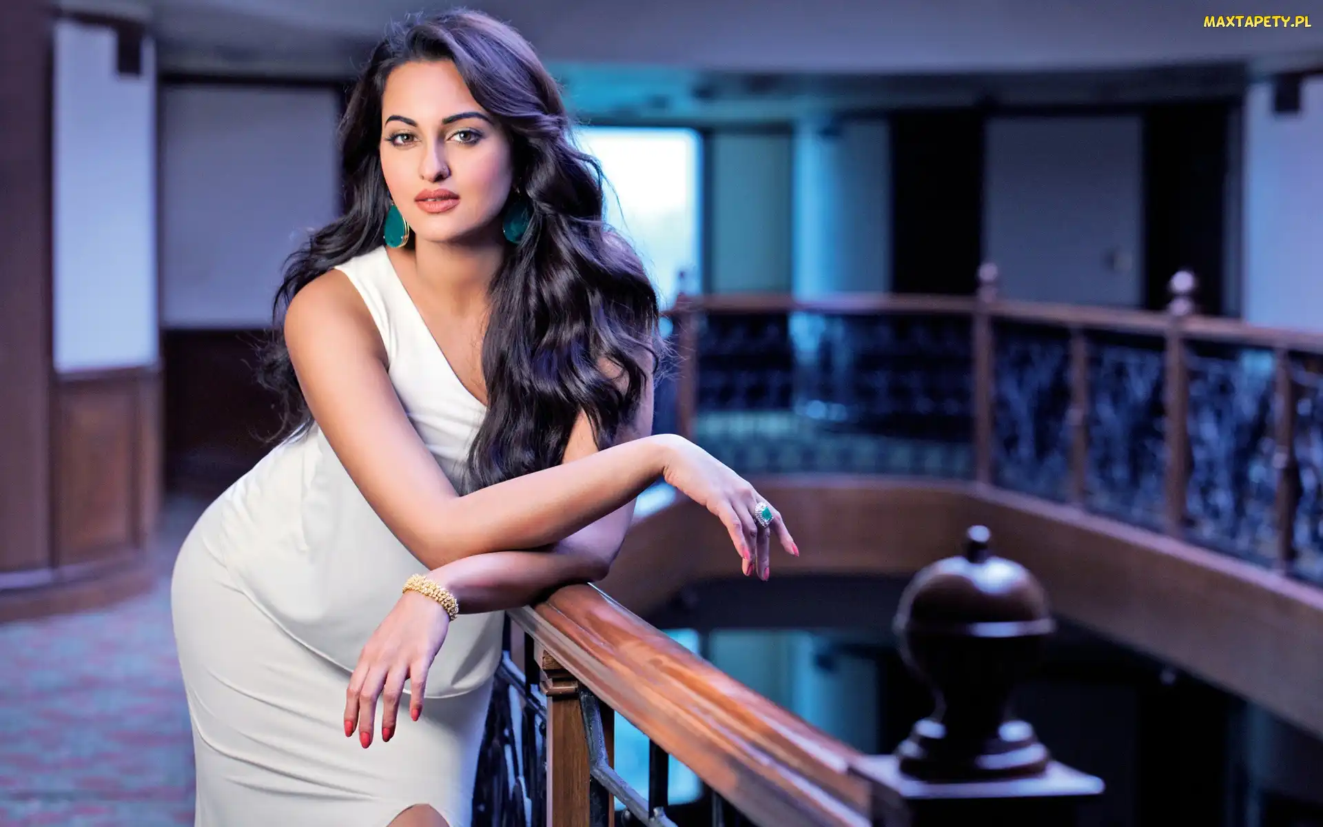 Sonakshi Sinha, Włosy, Makijaż, Biżuteria, Kobieta, Długie
