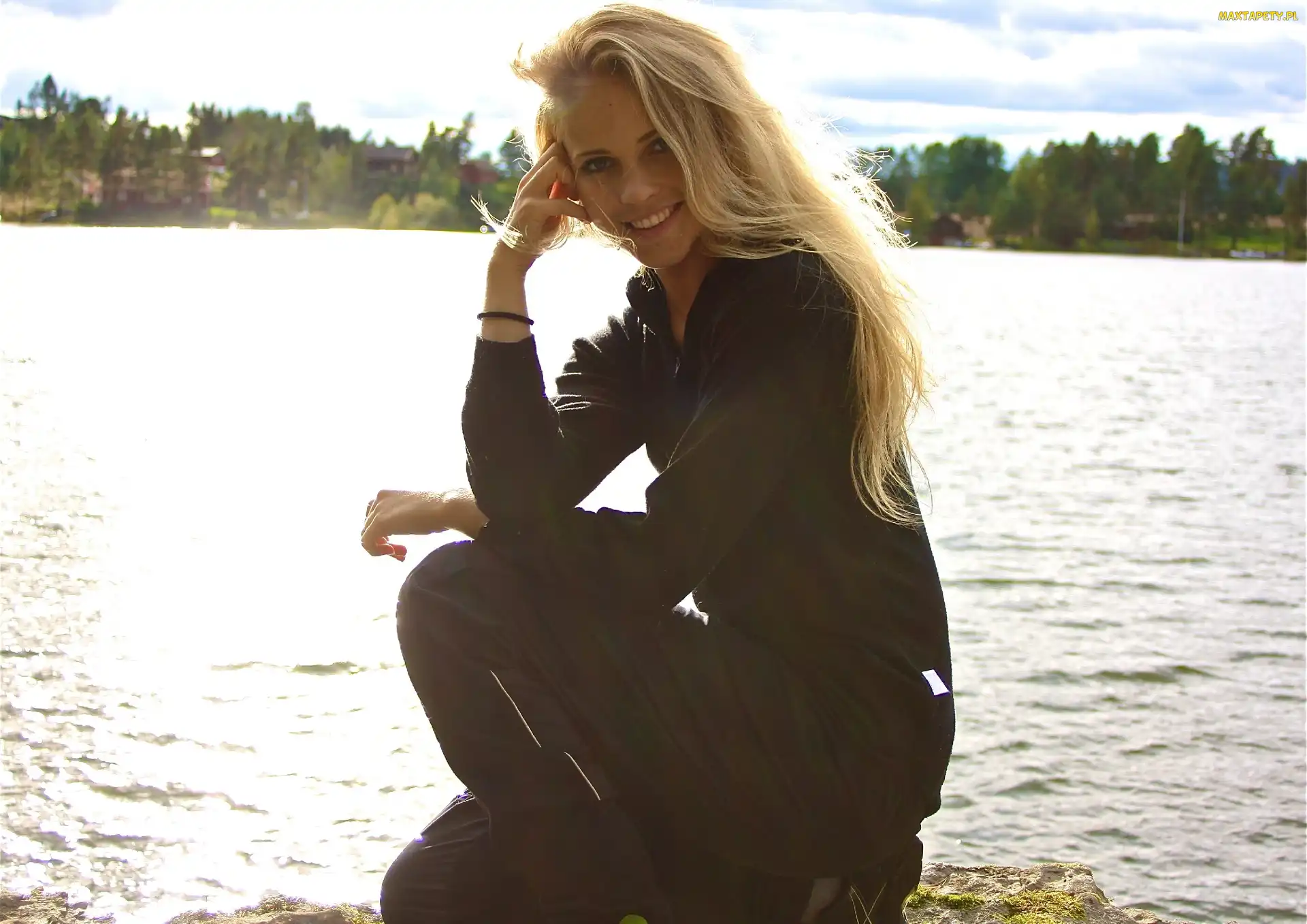 Jezioro, Uśmiech, Emilie Marie Nereng, Blondynka
