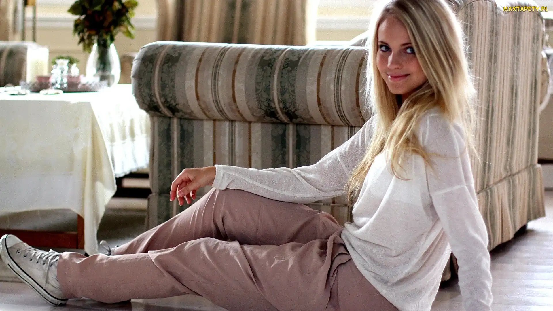 Spodnie, Fotel, Obuwie, Sportowe, Emilie Marie Nereng