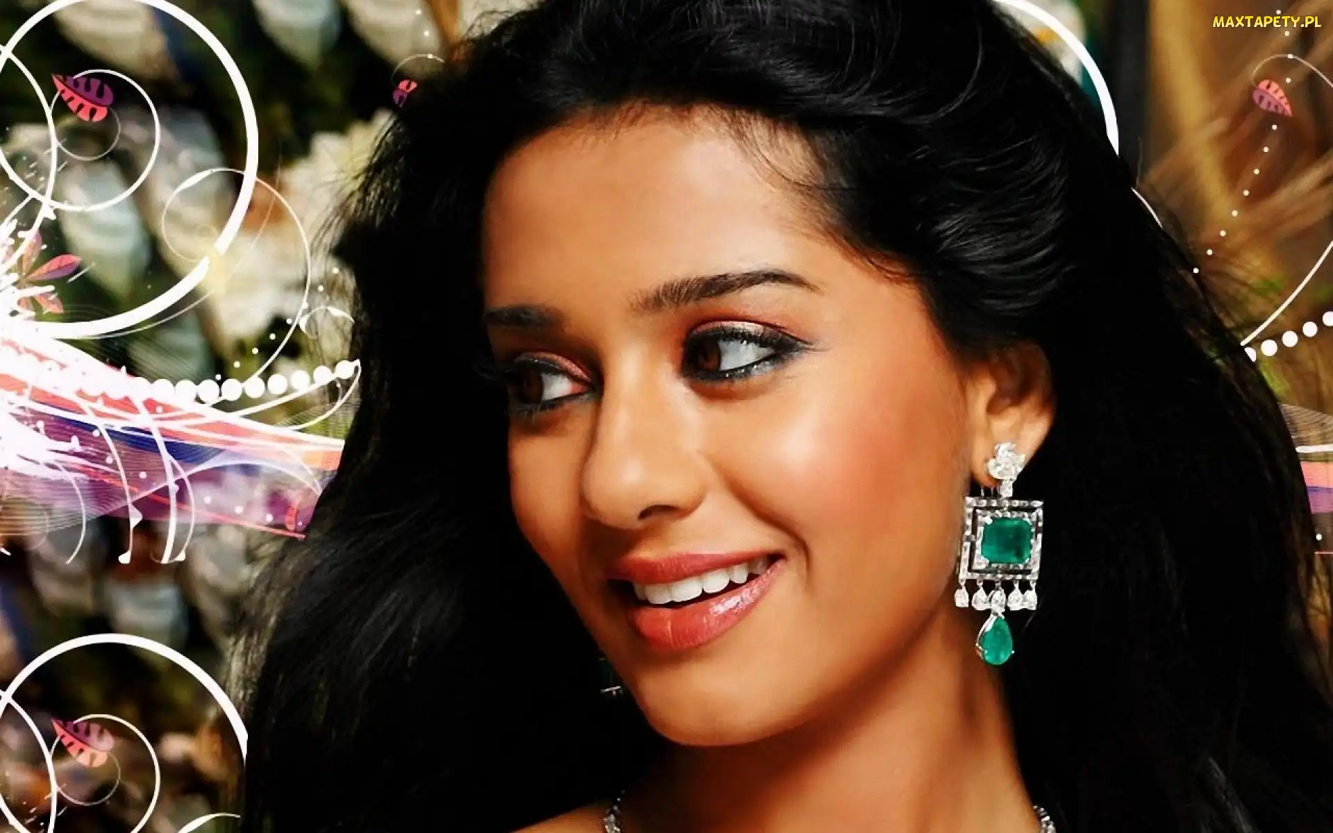 Amrita Rao, Uśmiech, Brunetka
