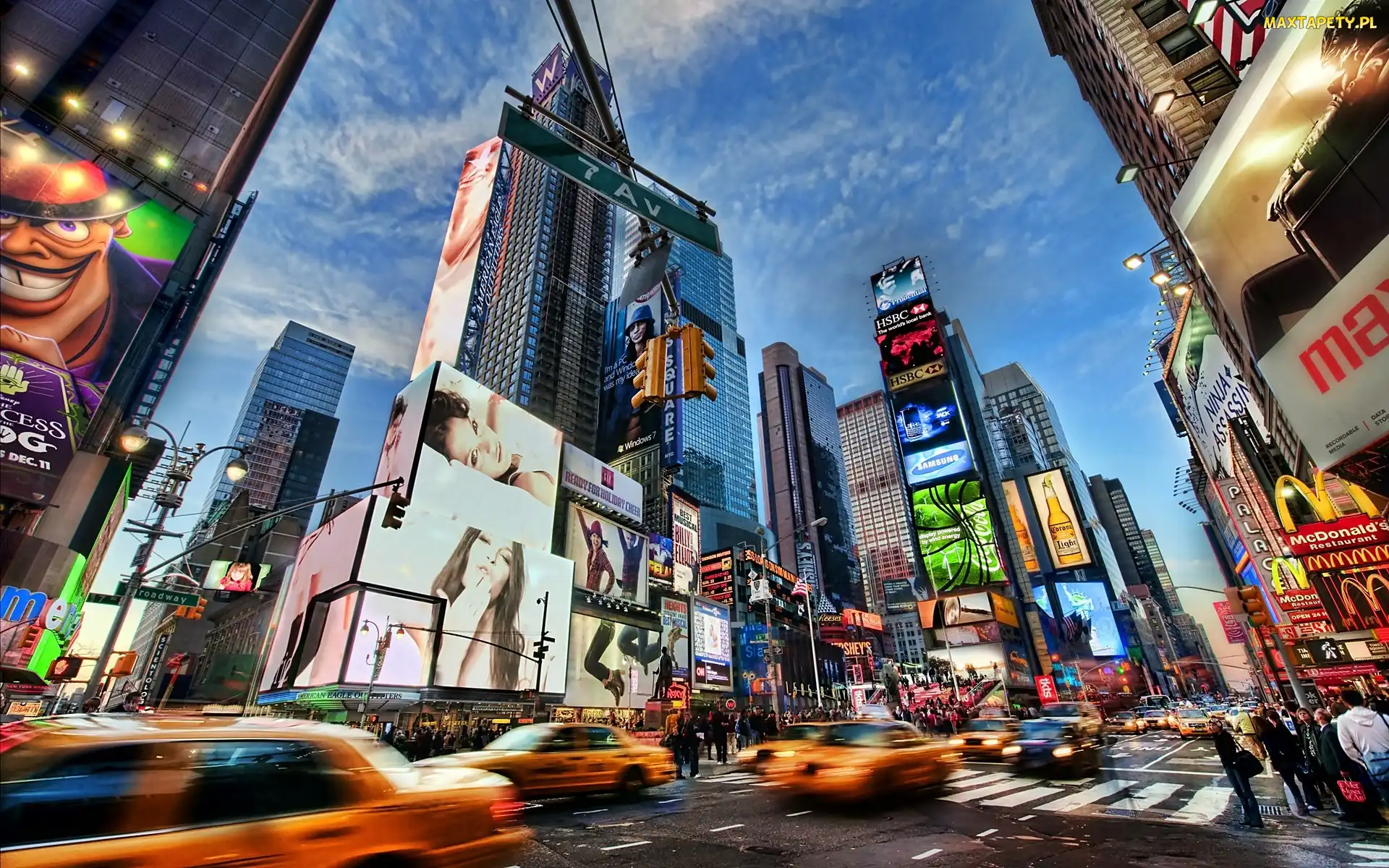 7 Avenue, Reklamy, Chmur, Drapacze, Manhattan
