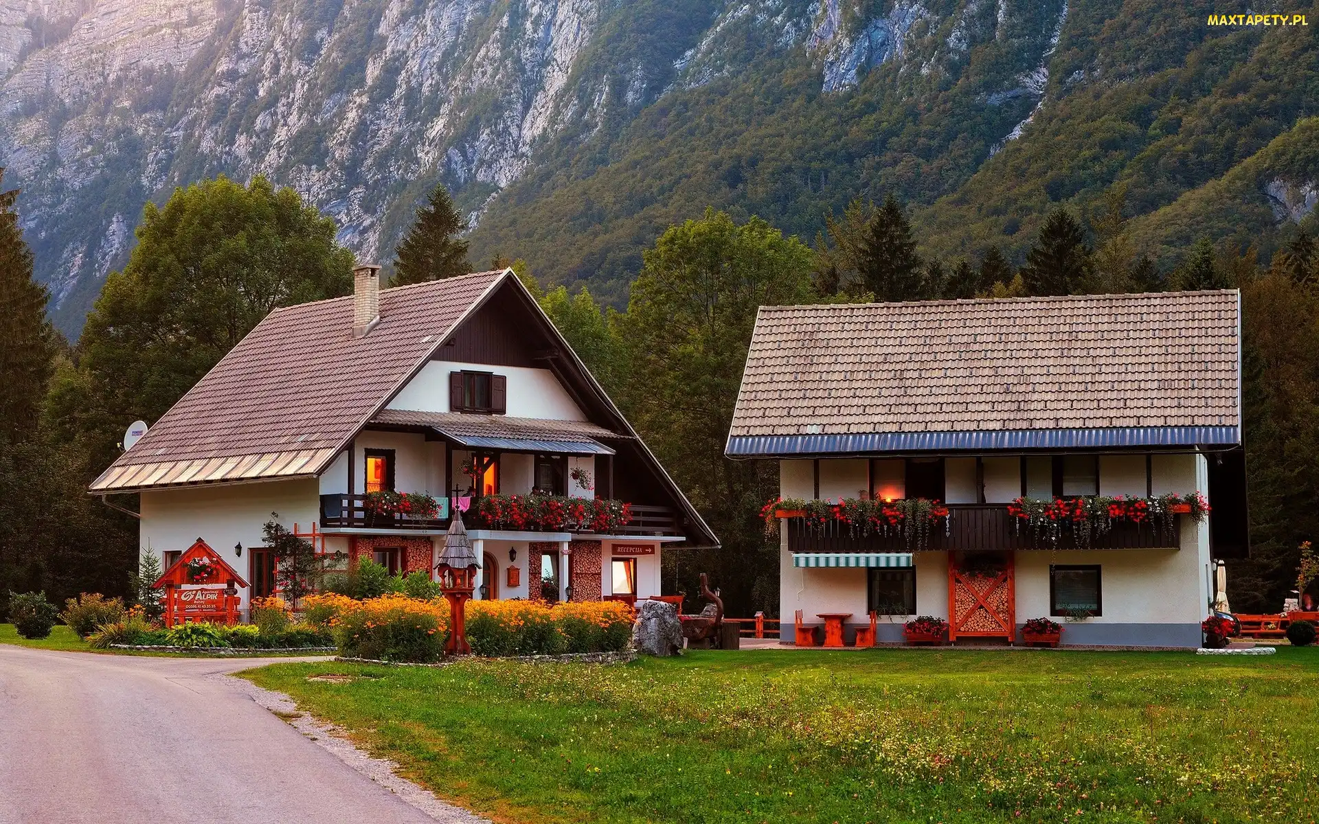 Domy, Słowenia, Góry