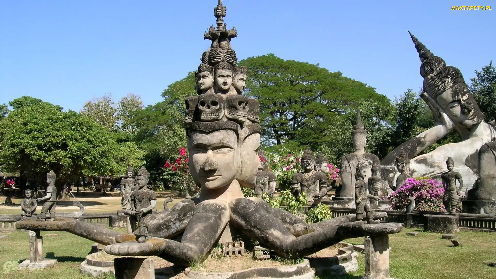 Buddy, Laos, Posągi