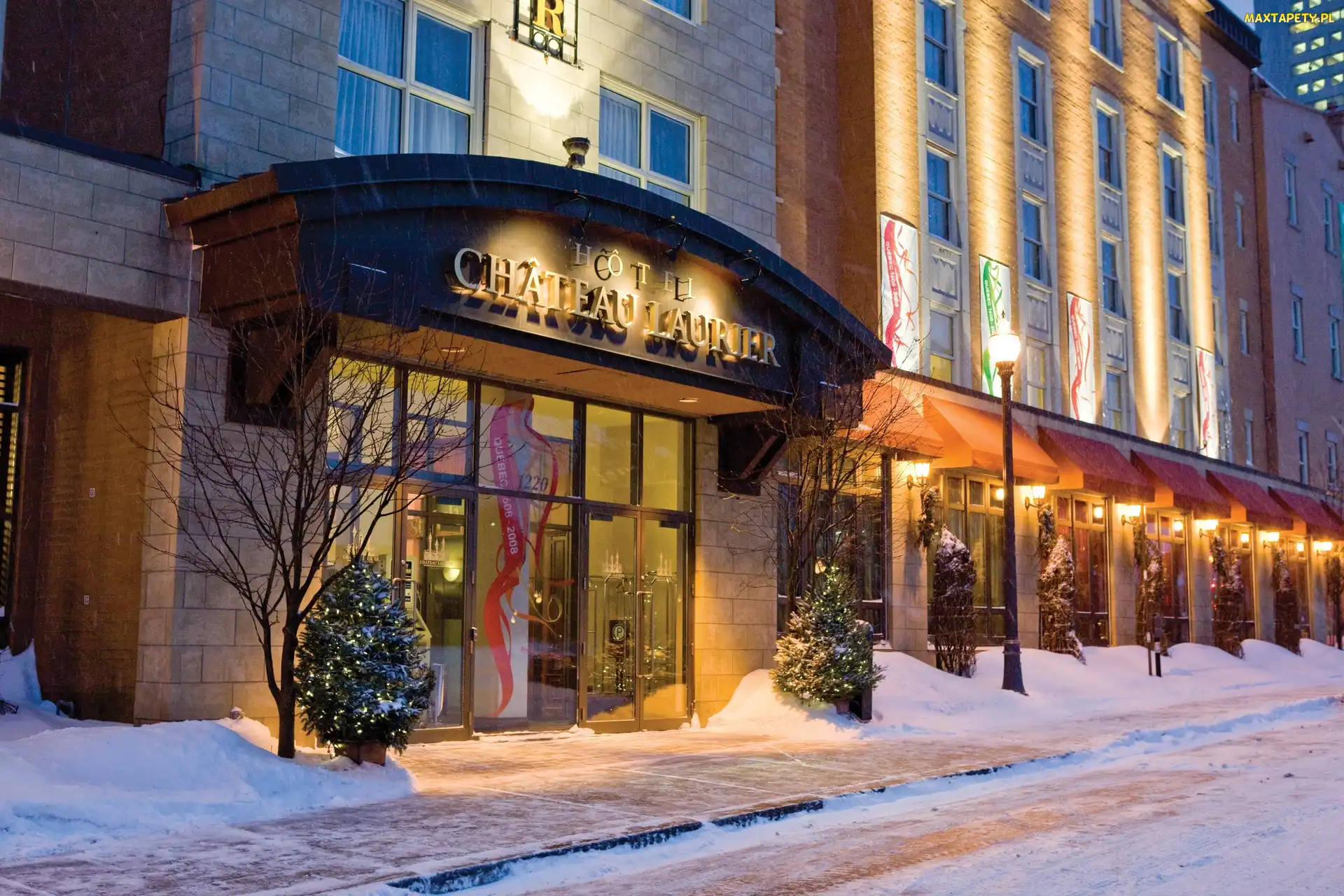 Ulica, Zima, Hotel