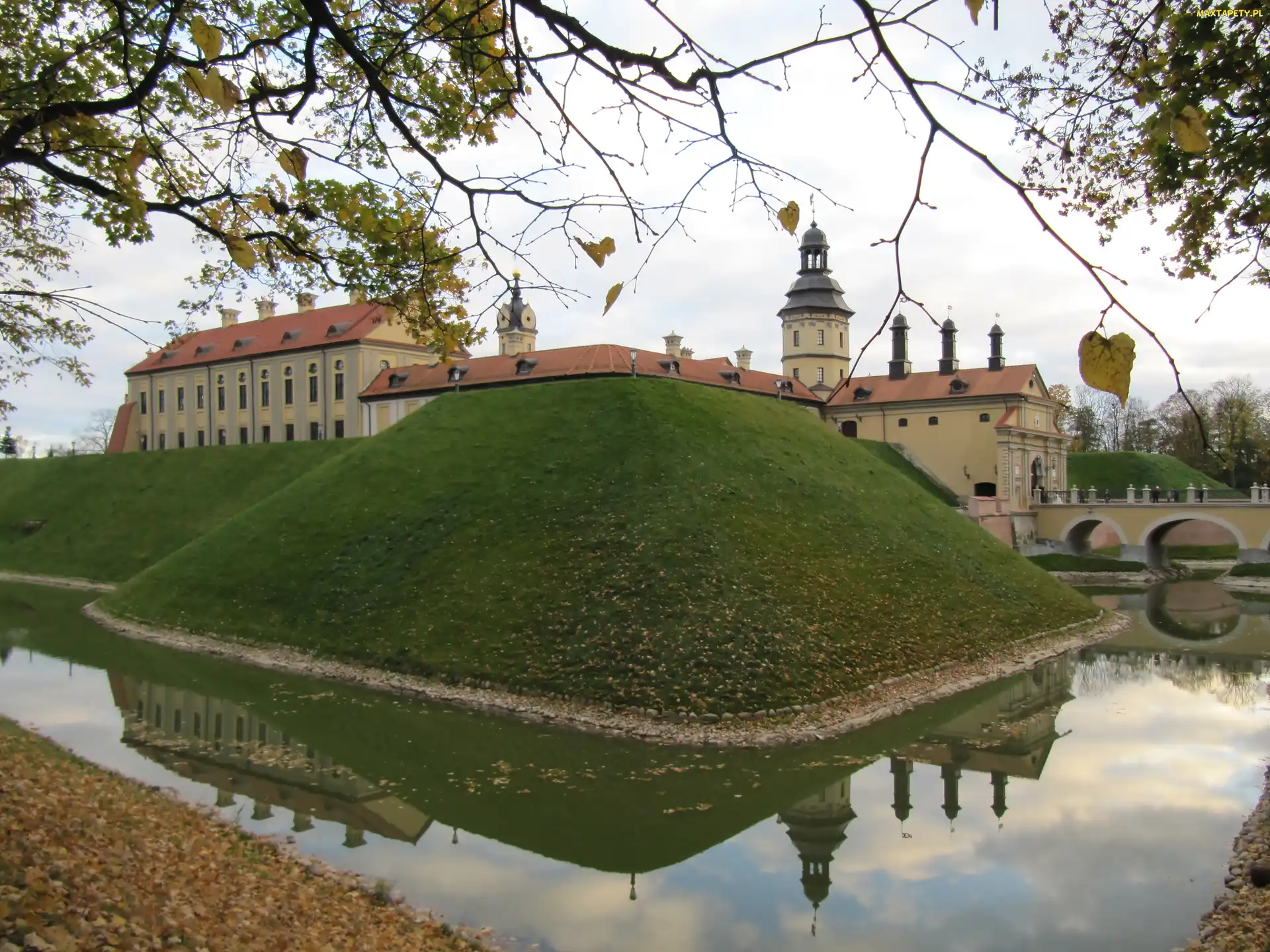 Most, Fosa, Zamek, Nieśwież, Radziwiłłów, Wały