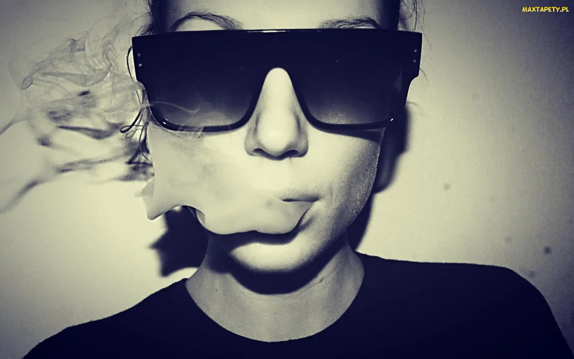Dym, Kobieta, Okulary