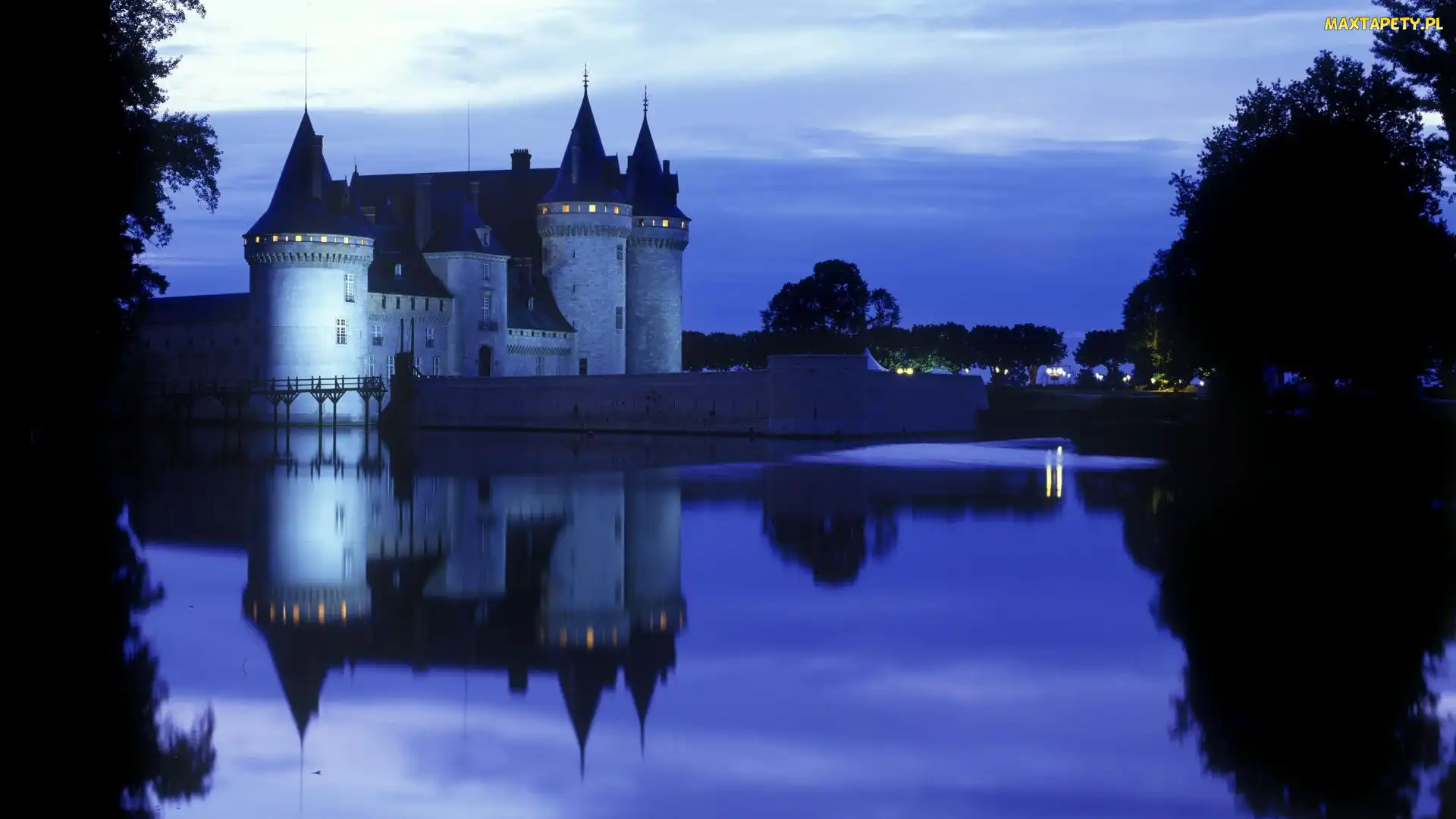 Zamek w Sully Sur Loire, Francja, Chateau de Sully-sur-Loire