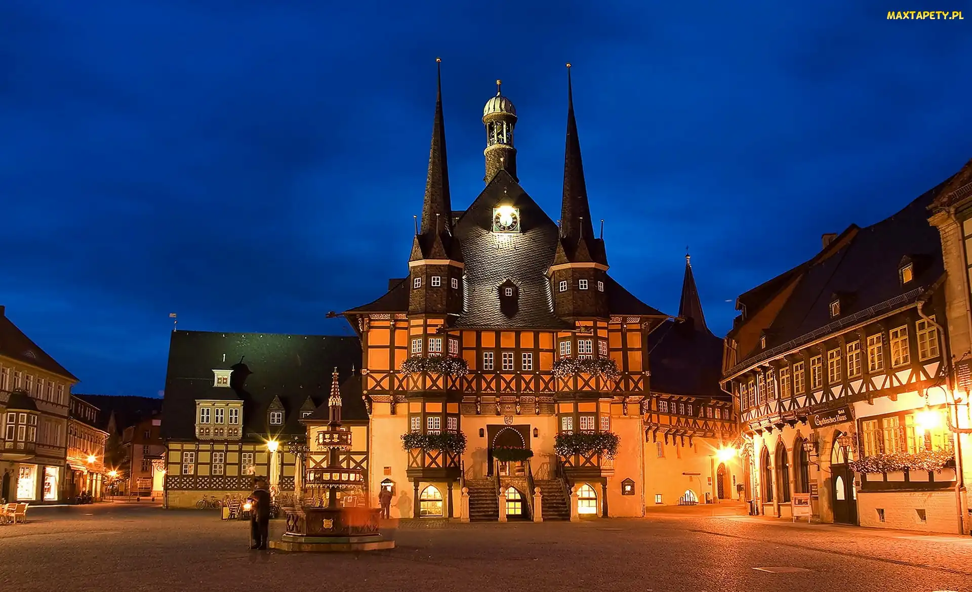 Wernigerode, Ratusz, Kamienice, Rynek, Nocą